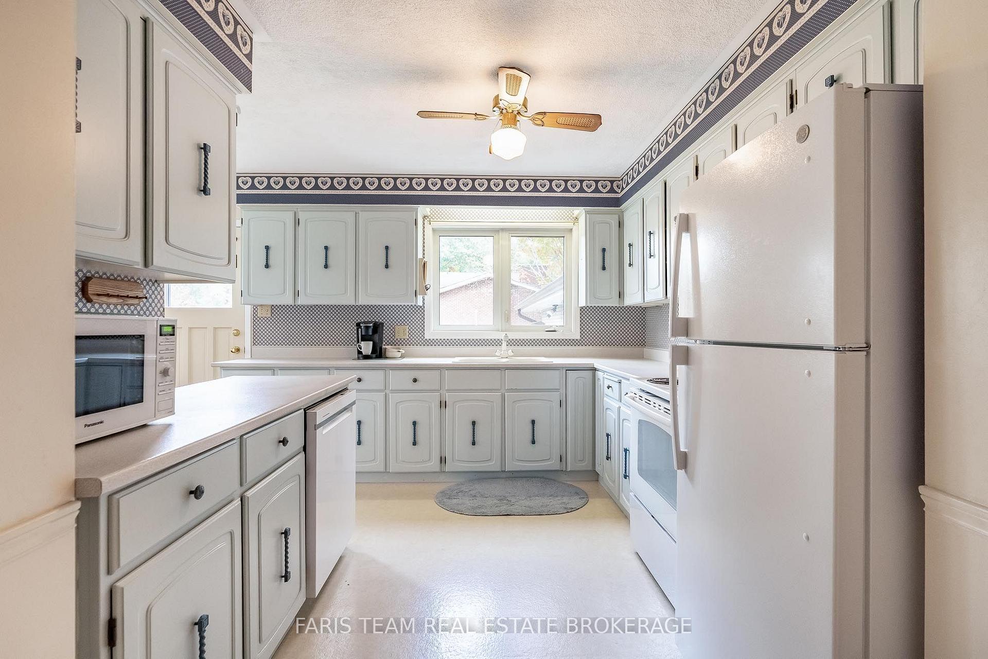 Photo 5 of 40 Stunden Lane, Barrie, Painswick South — HOMEH