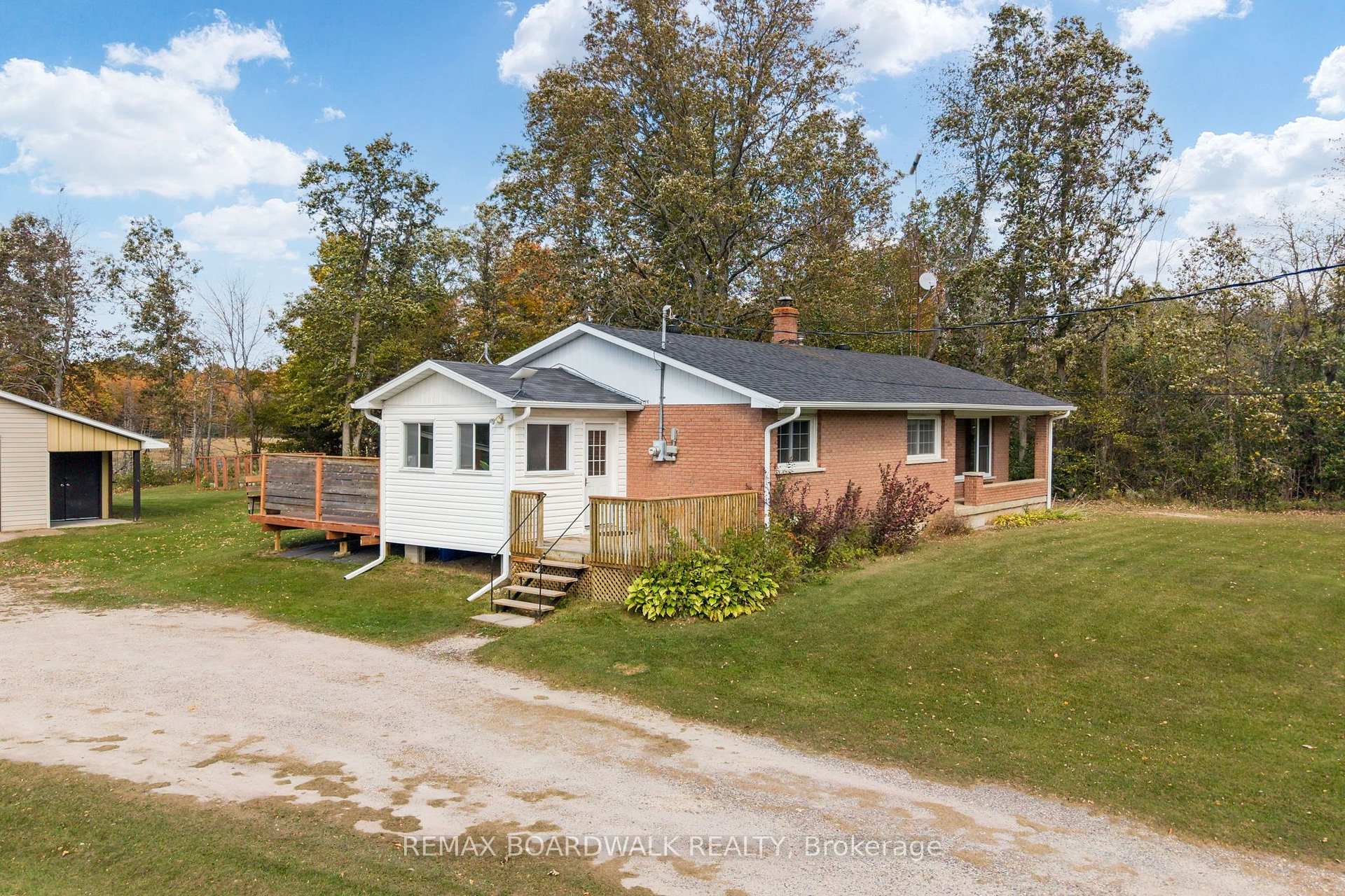 Photo 3 of 456 Mcveigh Road, Tay Valley, Bathurst/Burgess & Sherbrooke (Bathurst) Twp — HOMEH