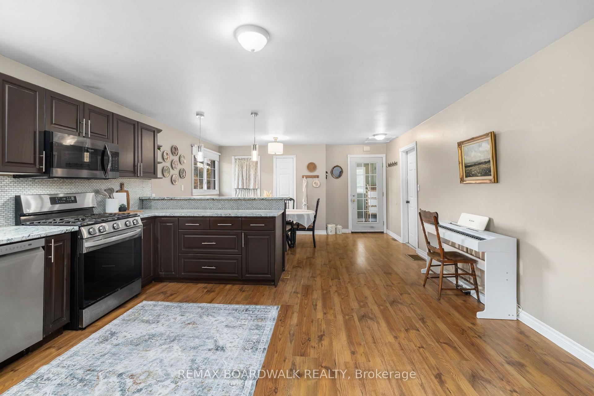 Photo 8 of 456 Mcveigh Road, Tay Valley, Bathurst/Burgess & Sherbrooke (Bathurst) Twp — HOMEH