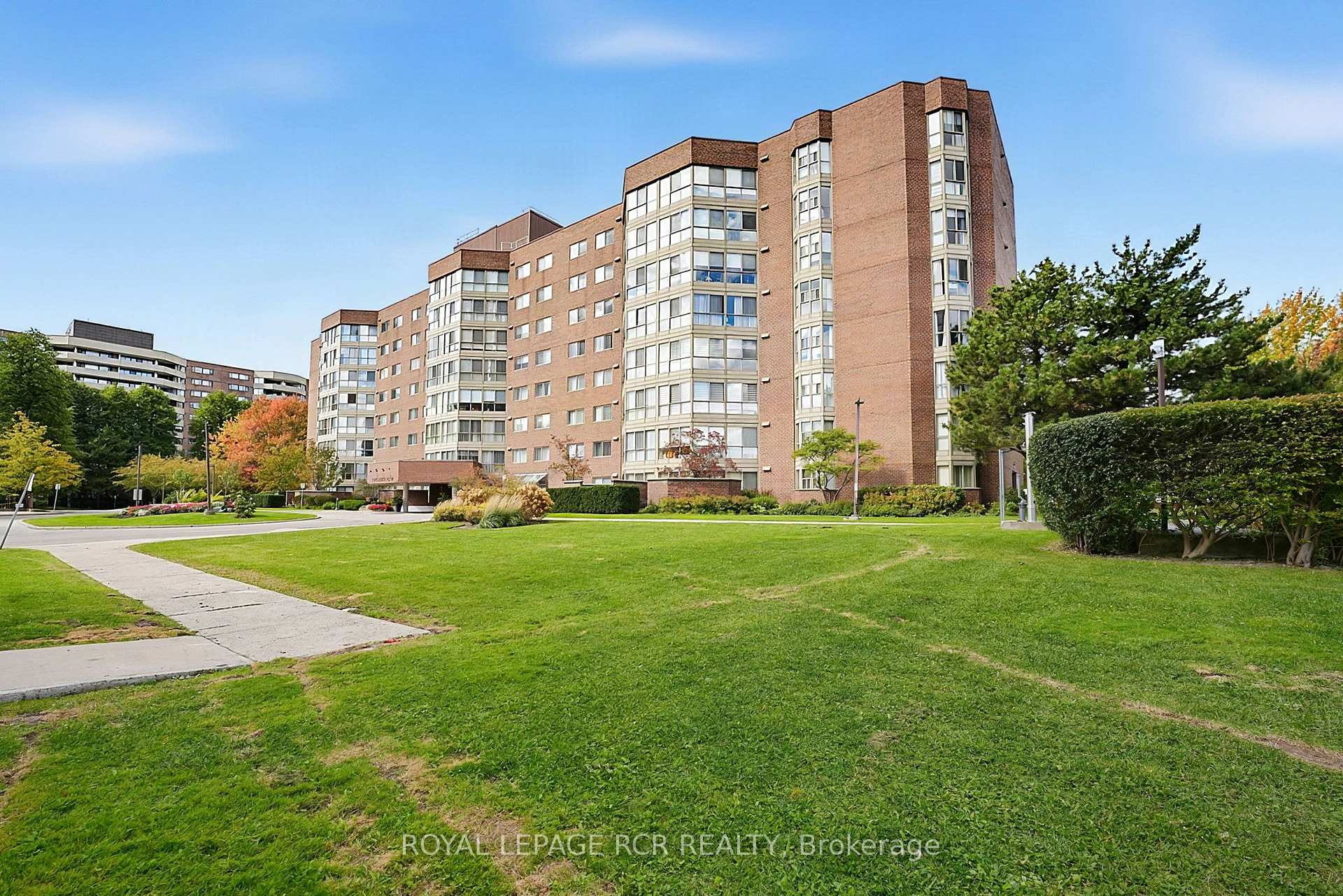 Photo 2 of Unit 507, 5 Weldrick Road W, Richmond Hill, North Richvale — HOMEH