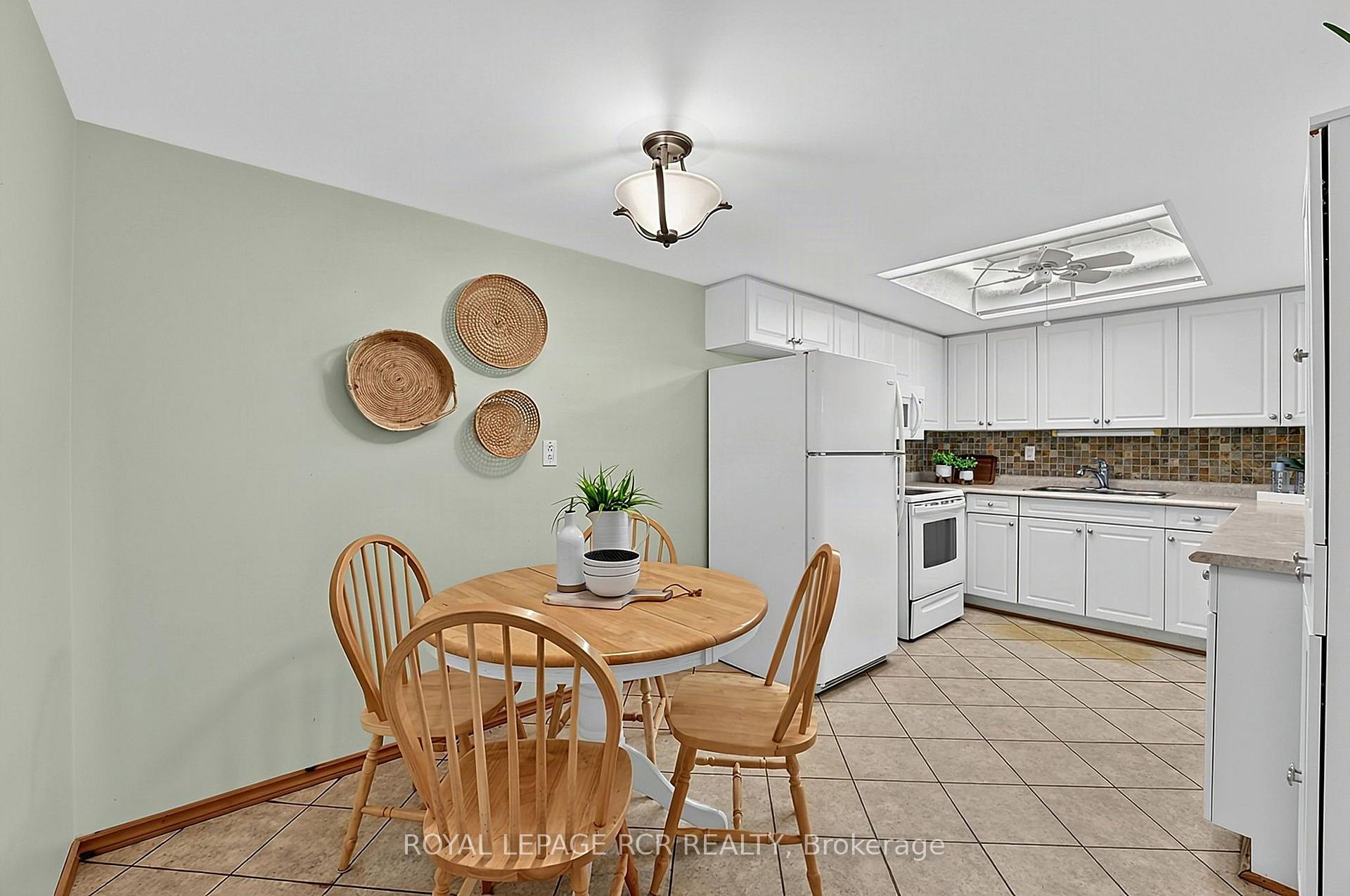 Photo 11 of Unit 507, 5 Weldrick Road W, Richmond Hill, North Richvale — HOMEH