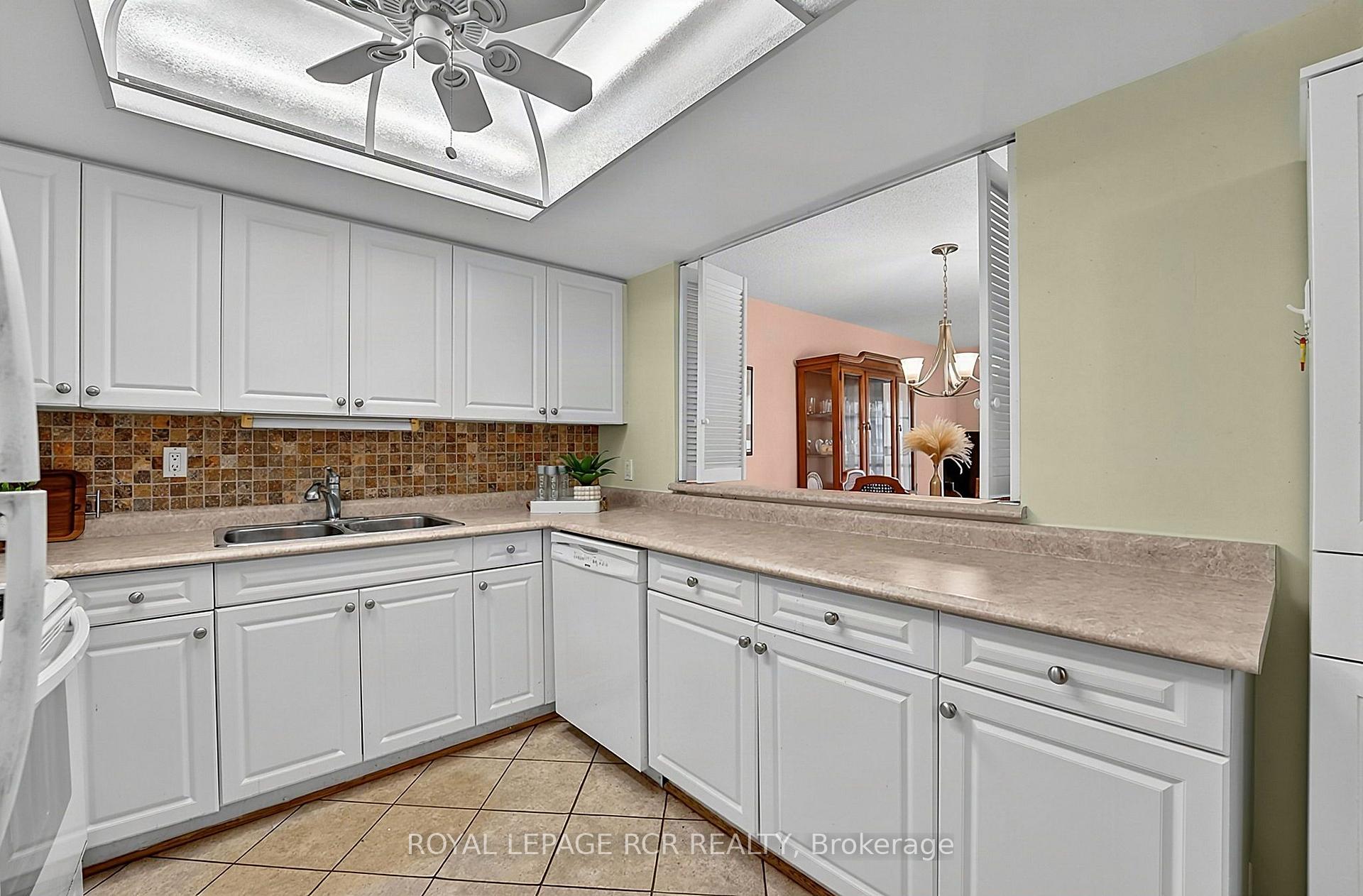 Photo 12 of Unit 507, 5 Weldrick Road W, Richmond Hill, North Richvale — HOMEH