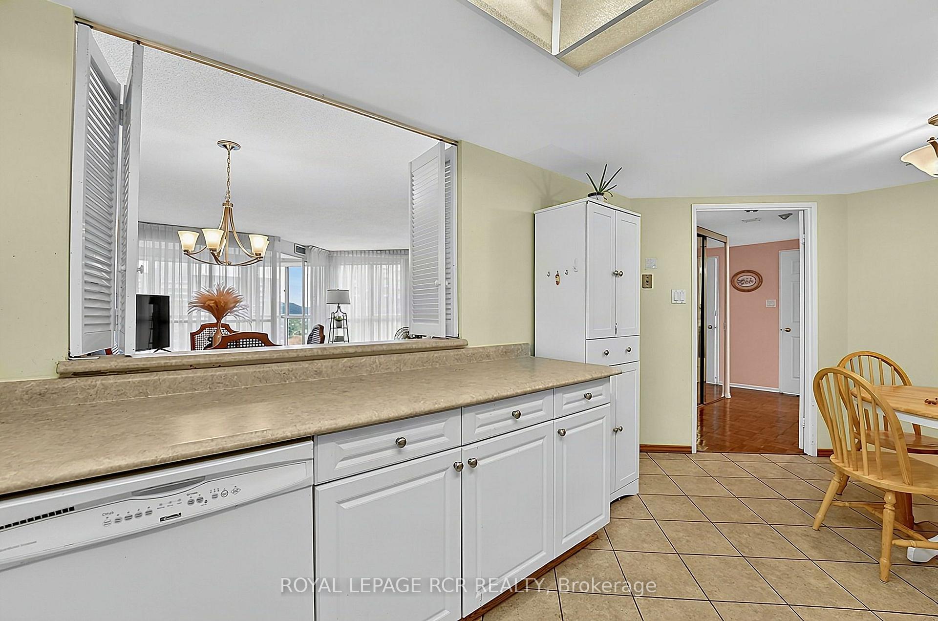 Photo 13 of Unit 507, 5 Weldrick Road W, Richmond Hill, North Richvale — HOMEH