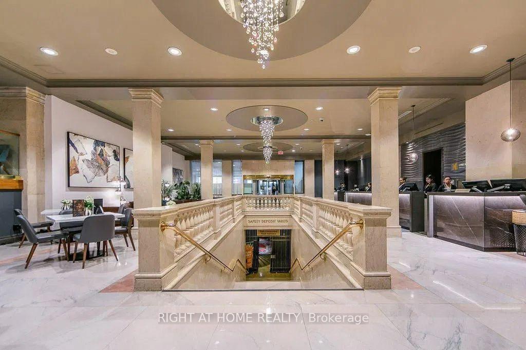 Photo 8 of Unit 4404, 1 King Street W, Toronto, Bay Street Corridor — HOMEH