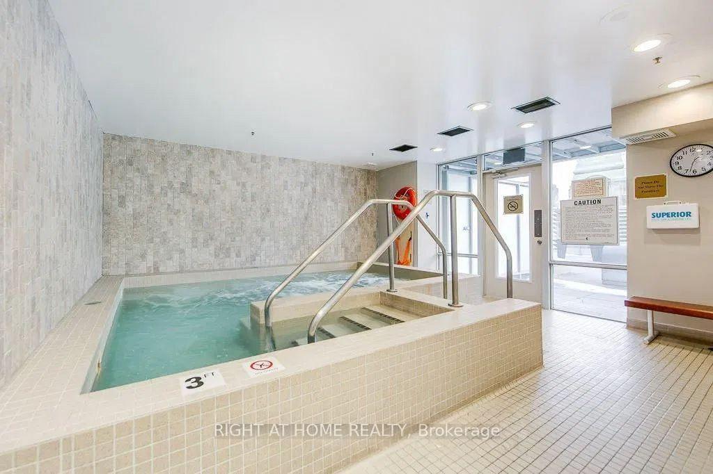 Photo 12 of Unit 4404, 1 King Street W, Toronto, Bay Street Corridor — HOMEH
