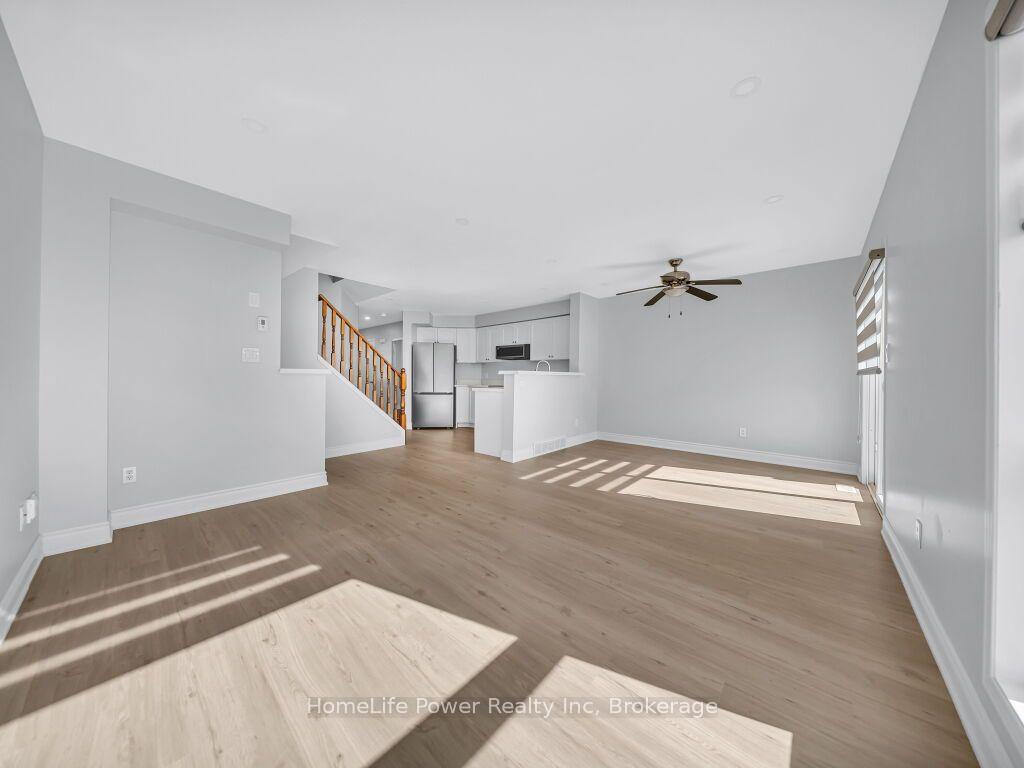 Photo 6 of 39 Reistview Street, Kitchener, Larentian West — HOMEH