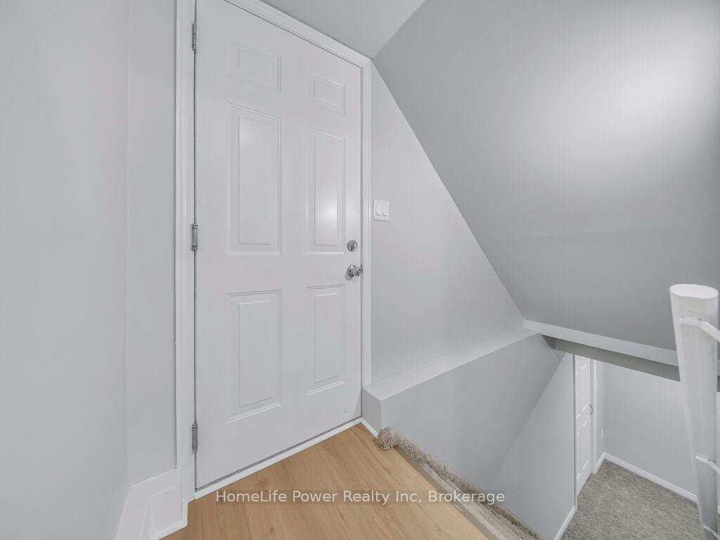 Photo 27 of 39 Reistview Street, Kitchener, Larentian West — HOMEH