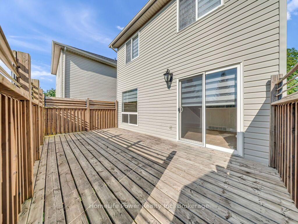 Photo 32 of 39 Reistview Street, Kitchener, Larentian West — HOMEH