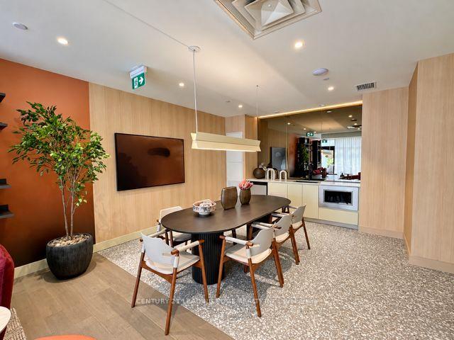 Photo 17 of Unit 706, 3008 William Cutmore Boulevard, Oakville, Joshua Meadows — HOMEH
