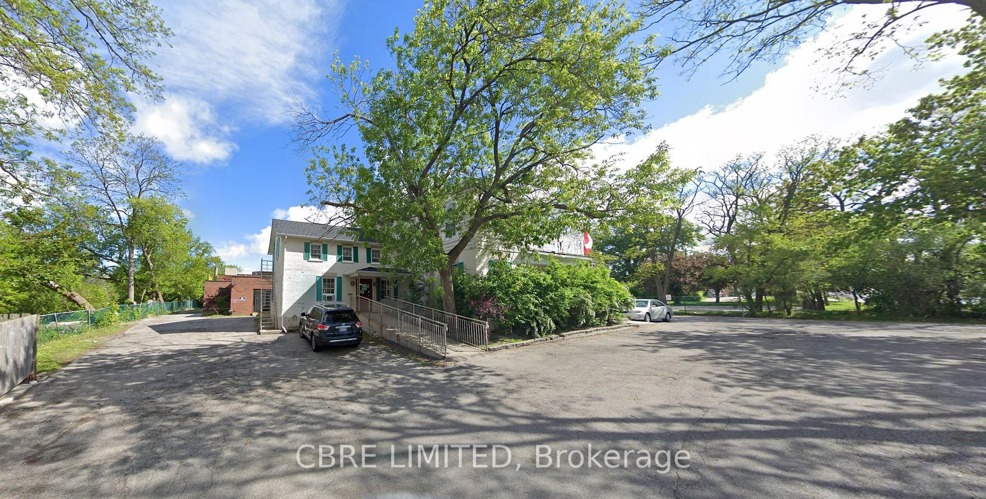 Photo 3 of 444-450 Rustic Road, North York, Maple Leaf — HOMEH