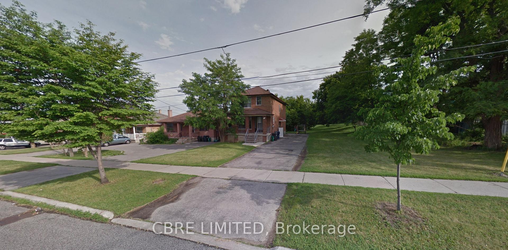 Photo 11 of 444-450 Rustic Road, North York, Maple Leaf — HOMEH
