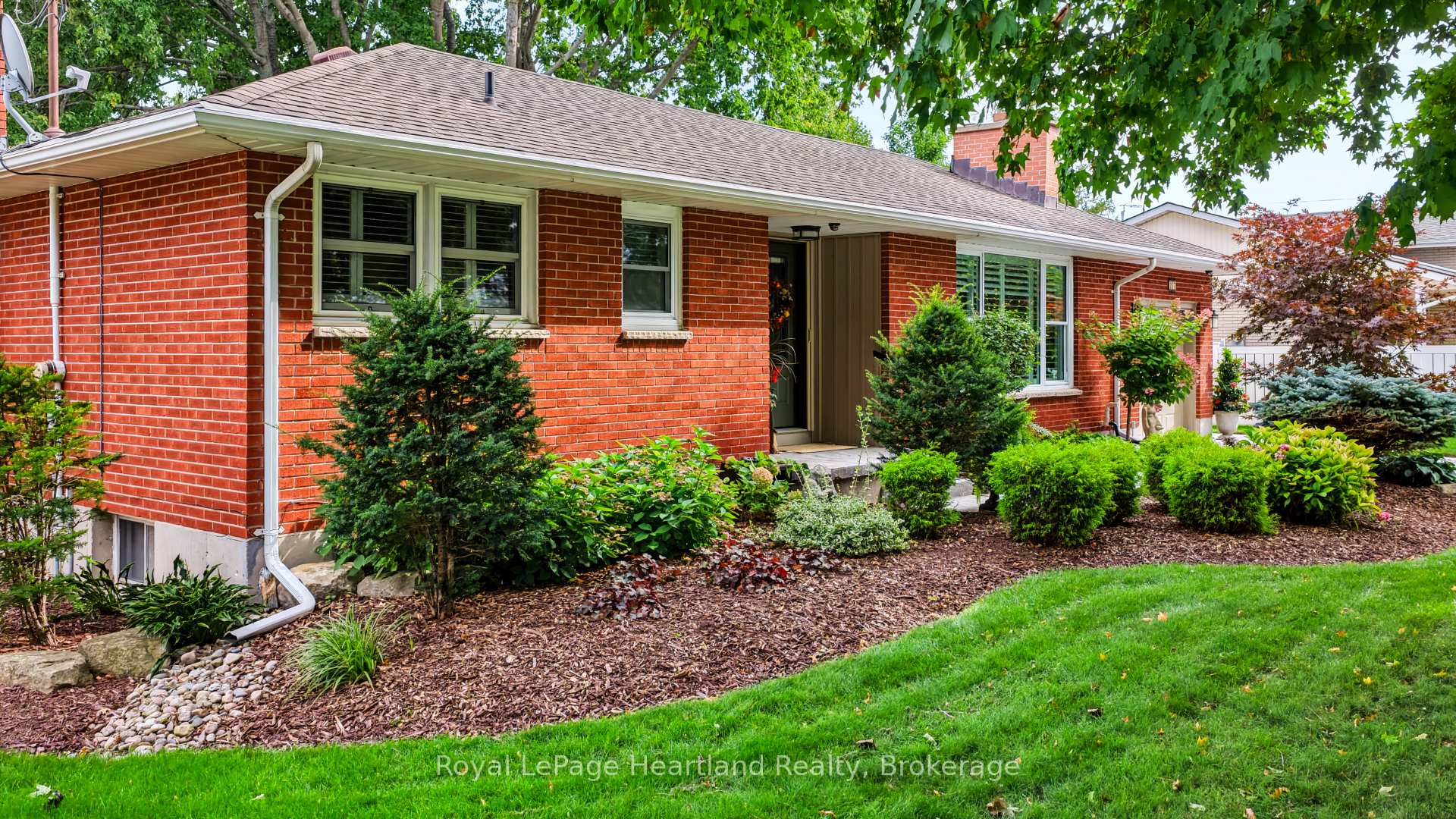 Photo 2 of 257 Eldon Street, Goderich, Goderich (Town) — HOMEH