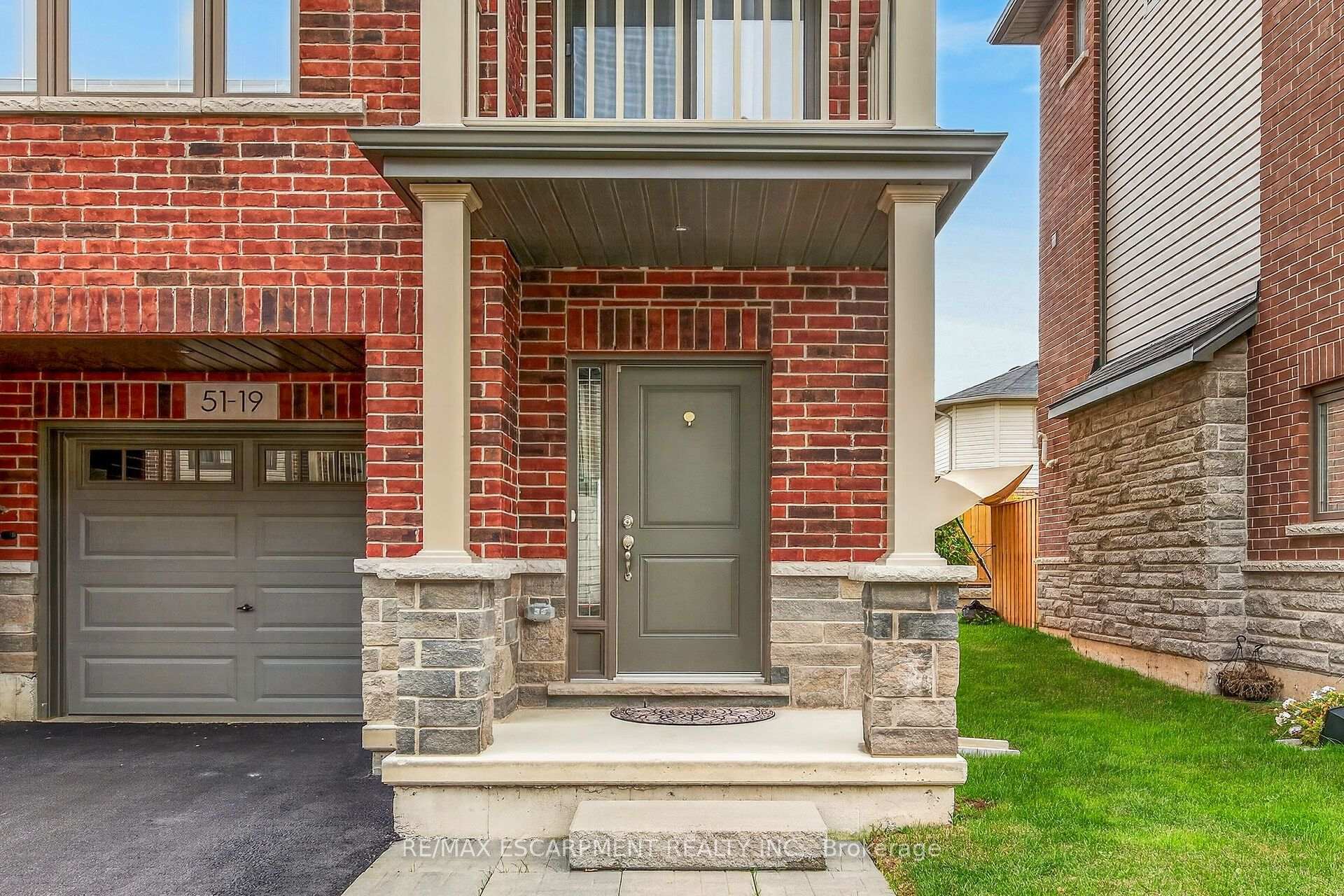 Photo 3 of Unit 51, 19 Picardy Drive, Hamilton, Stoney Creek Mountain — HOMEH
