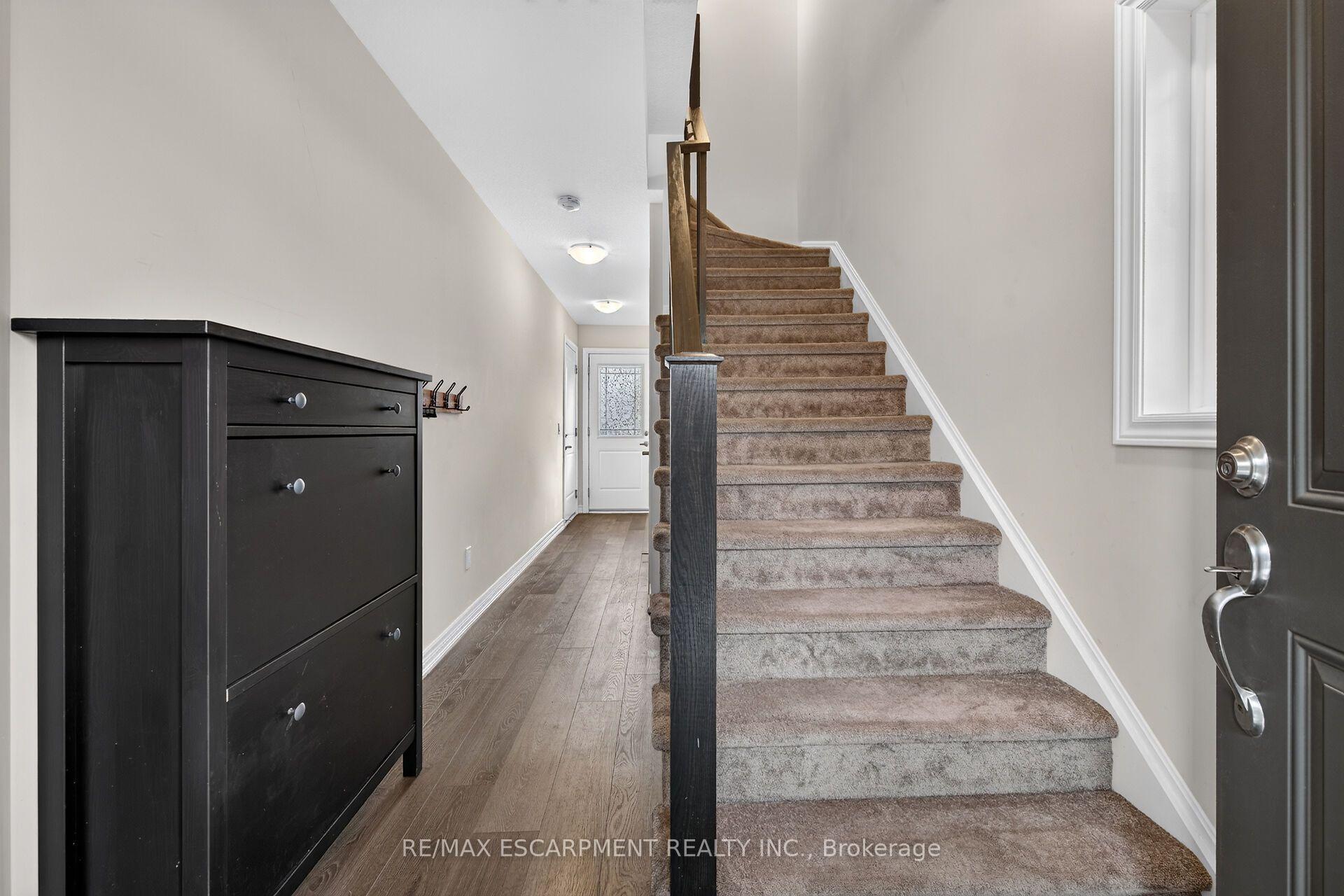 Photo 4 of Unit 51, 19 Picardy Drive, Hamilton, Stoney Creek Mountain — HOMEH
