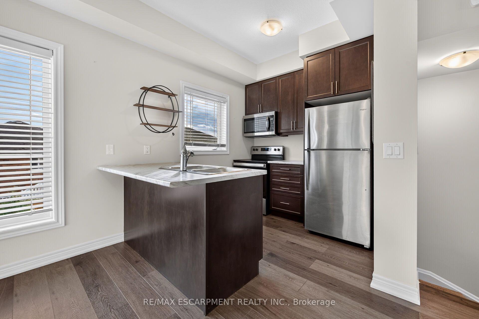 Photo 10 of Unit 51, 19 Picardy Drive, Hamilton, Stoney Creek Mountain — HOMEH