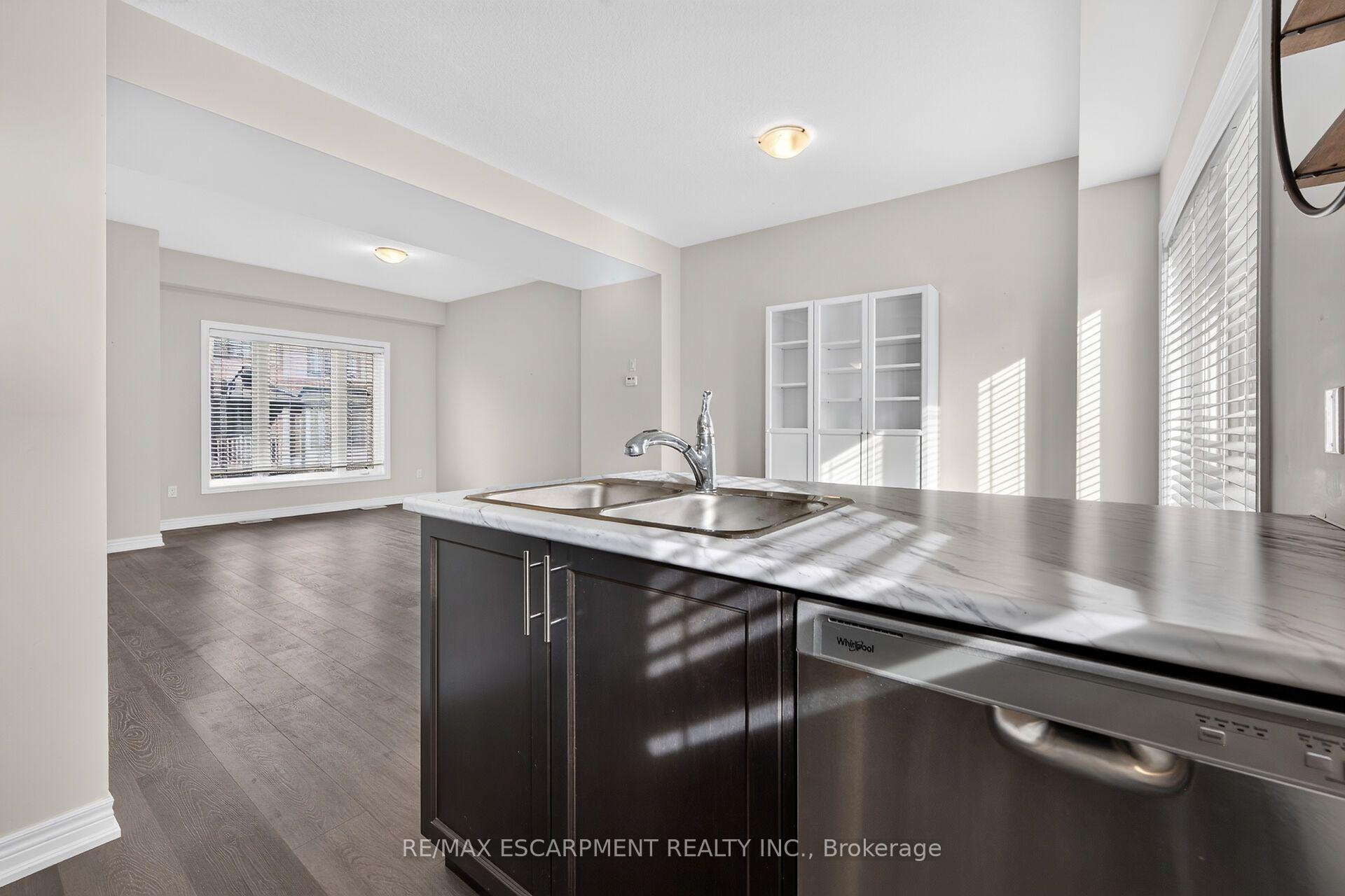Photo 18 of Unit 51, 19 Picardy Drive, Hamilton, Stoney Creek Mountain — HOMEH