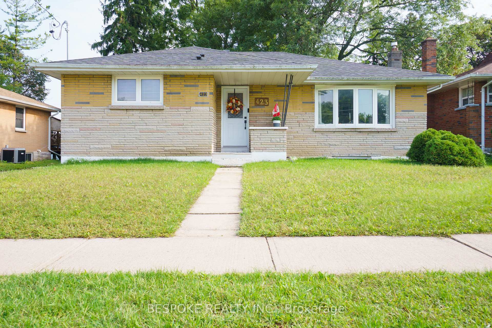 Photo of Unit Bsmt, 423 Miller Avenue