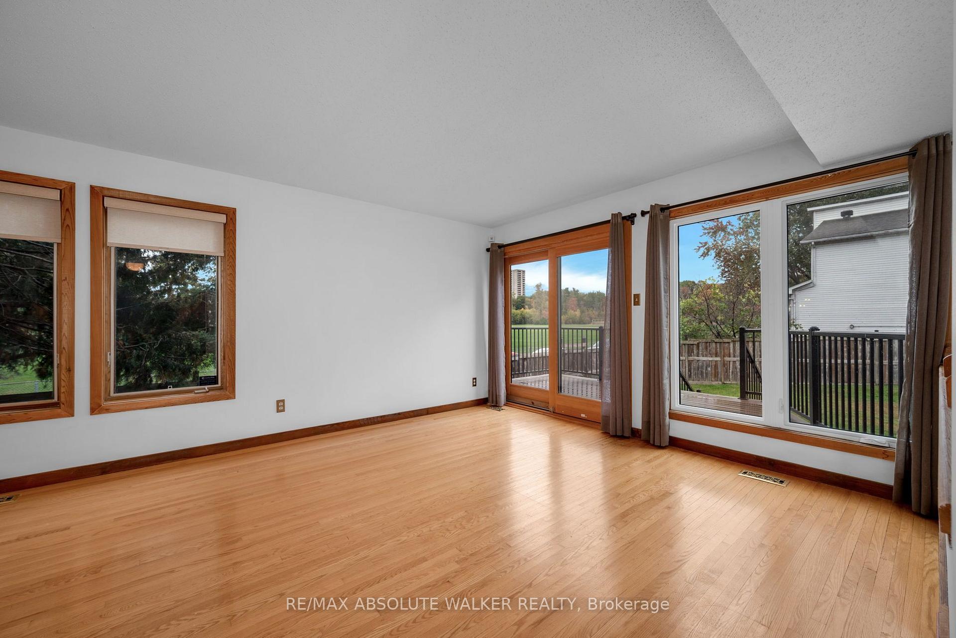 Photo 7 of 2824 Haughton Avenue, Ottawa, Britannia — HOMEH