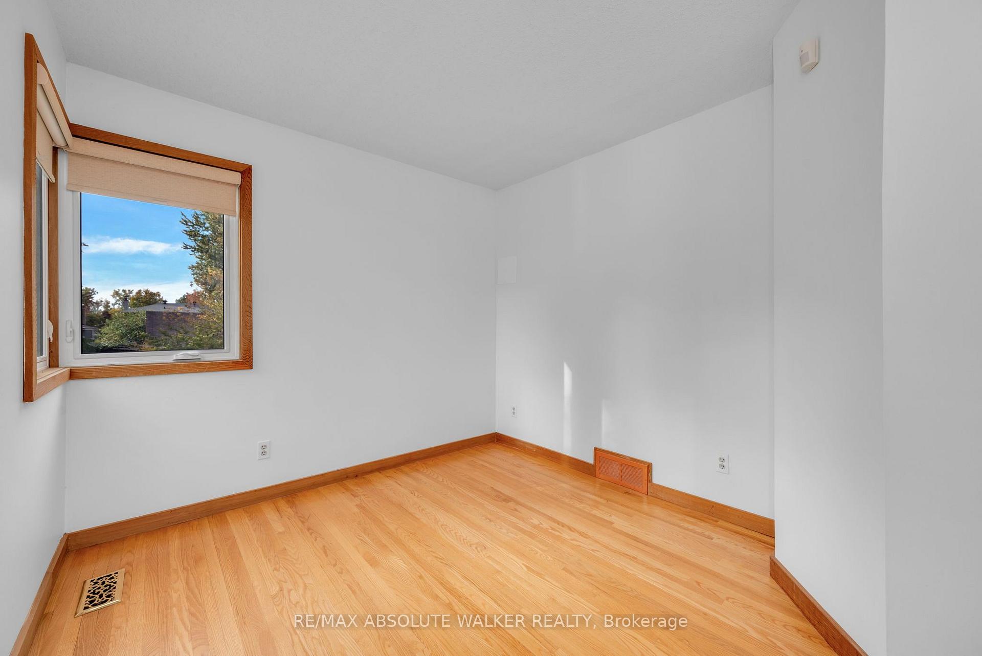 Photo 18 of 2824 Haughton Avenue, Ottawa, Britannia — HOMEH