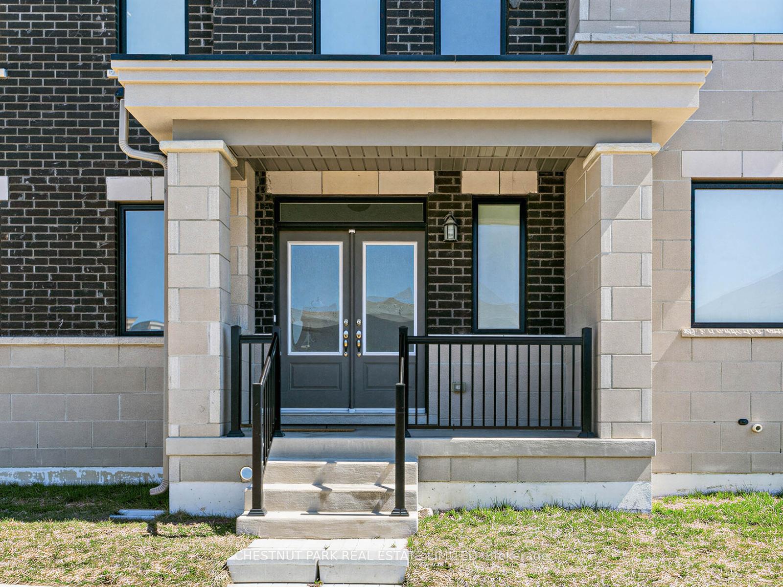Photo 2 of 41 Robert Eaton Avenue, Markham, Middlefield — HOMEH