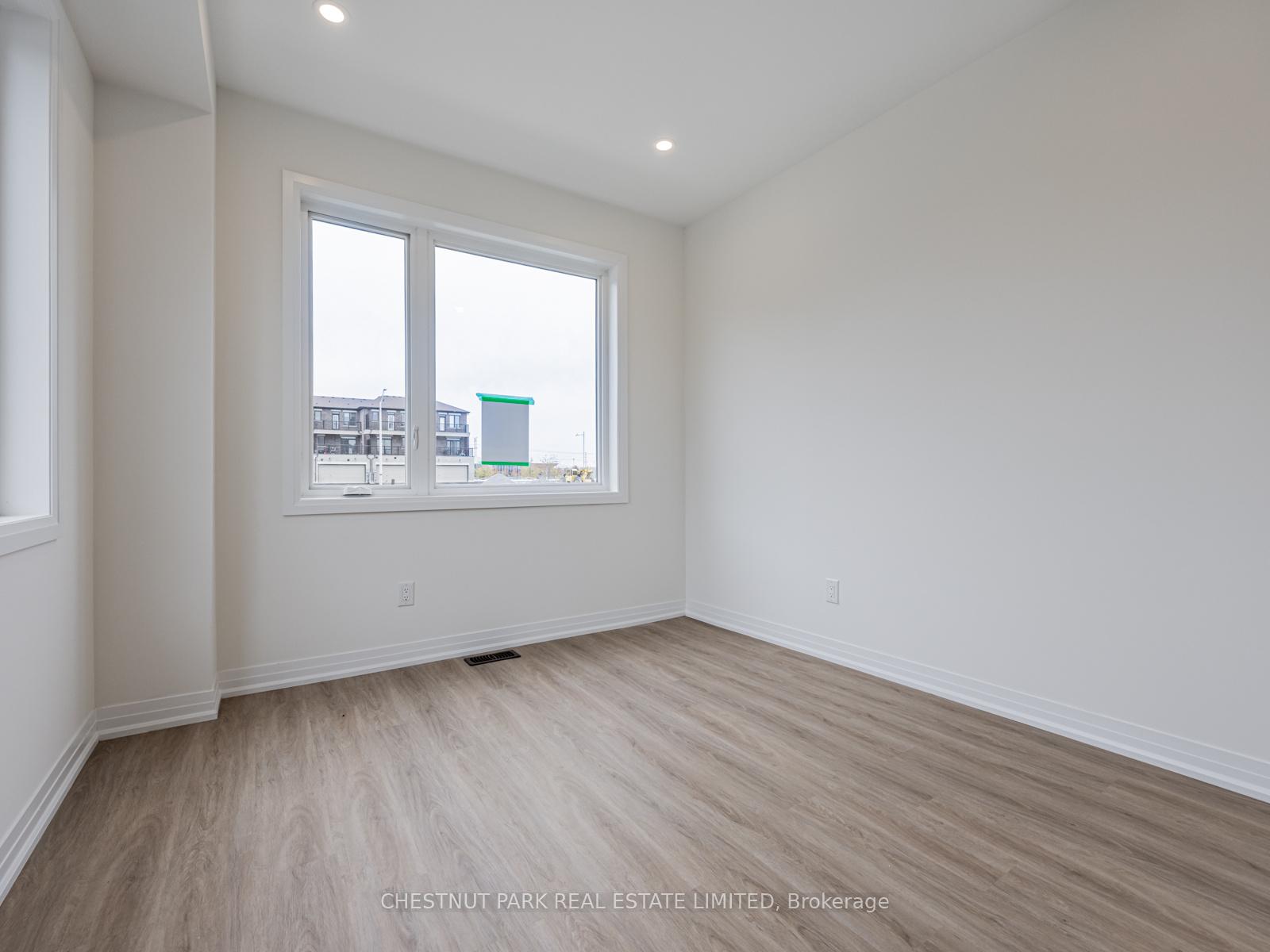 Photo 5 of 41 Robert Eaton Avenue, Markham, Middlefield — HOMEH