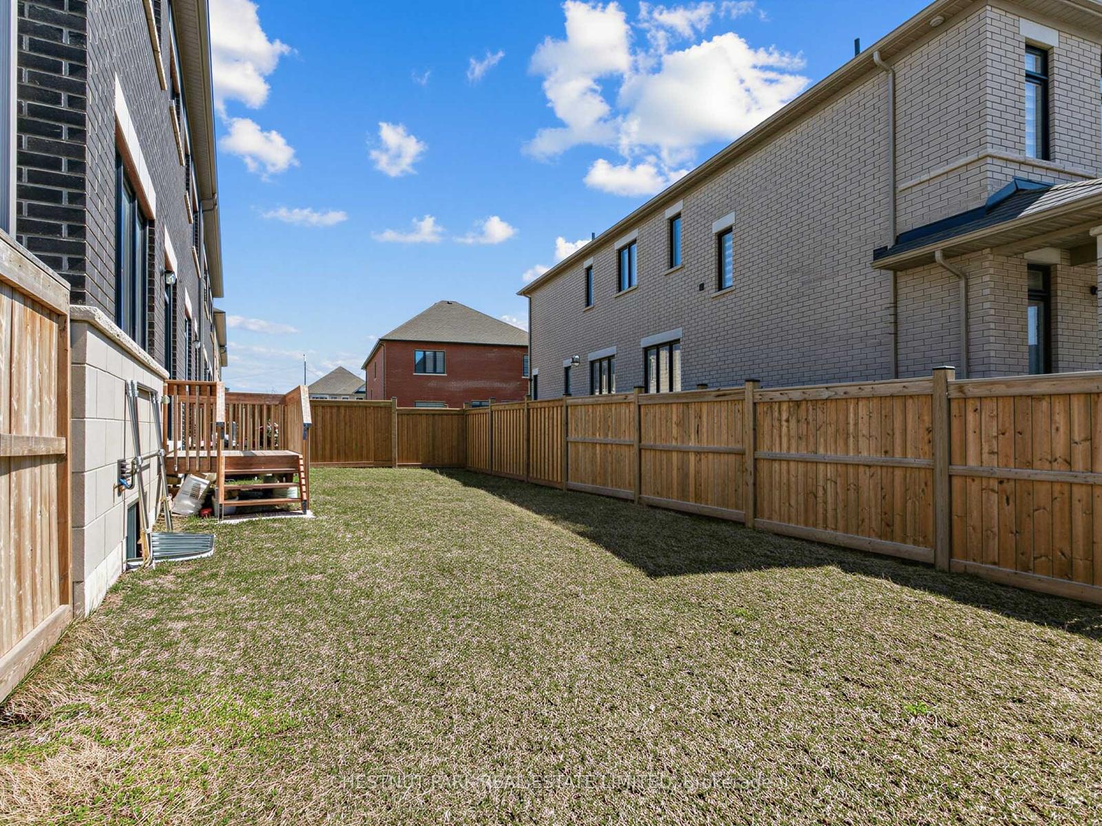 Photo 35 of 41 Robert Eaton Avenue, Markham, Middlefield — HOMEH