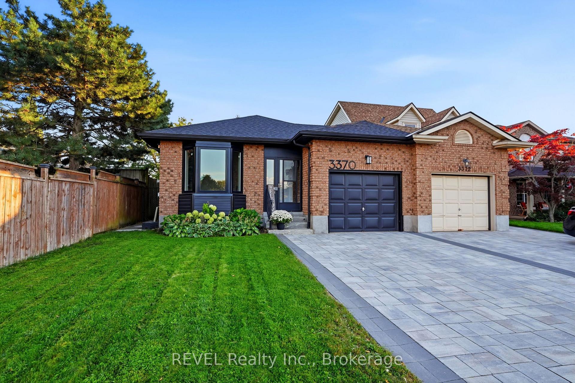 Photo 2 of 3370 Cardinal Drive, Niagara Falls, Mt. Carmel — HOMEH