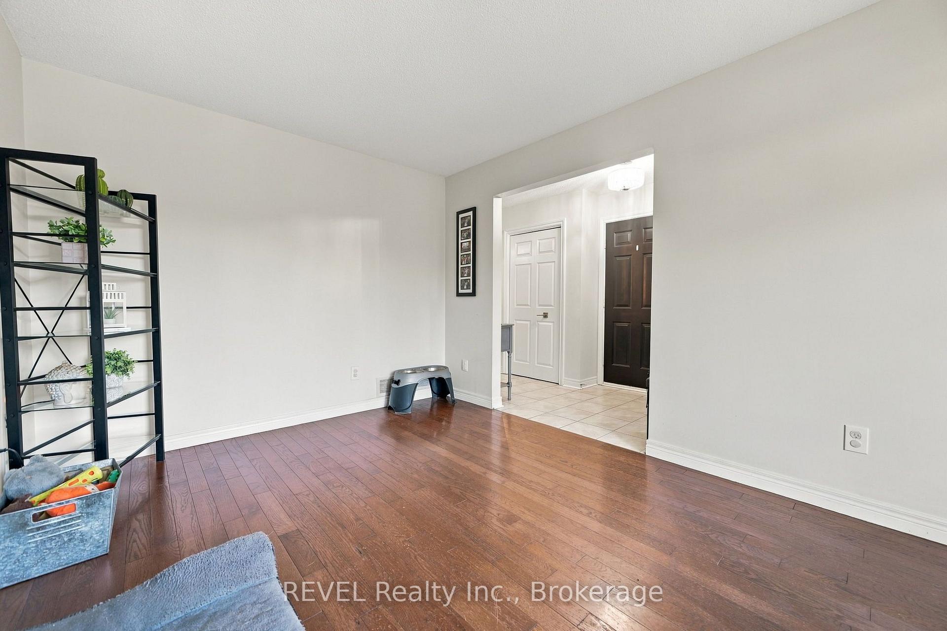 Photo 10 of 3370 Cardinal Drive, Niagara Falls, Mt. Carmel — HOMEH