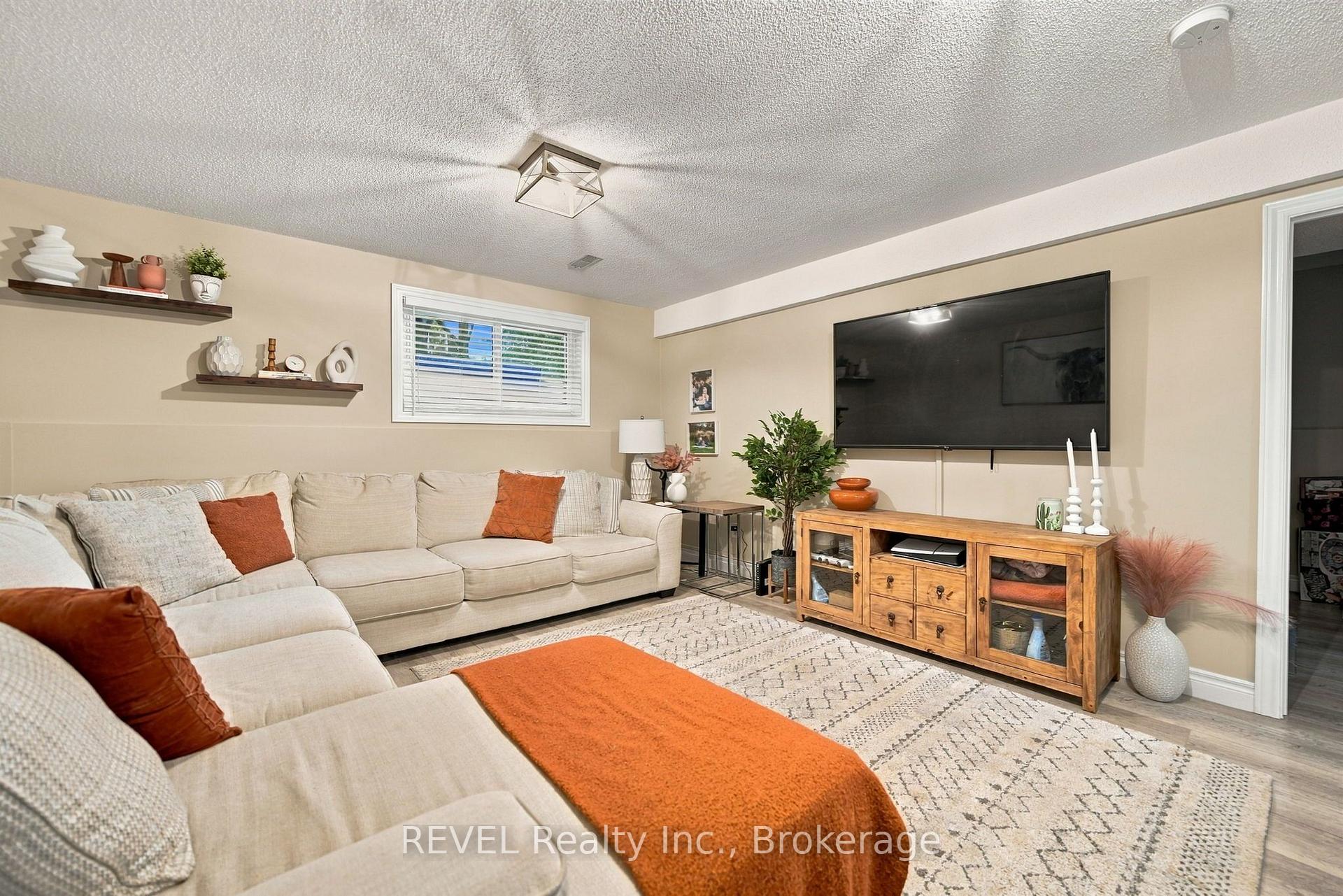 Photo 23 of 3370 Cardinal Drive, Niagara Falls, Mt. Carmel — HOMEH