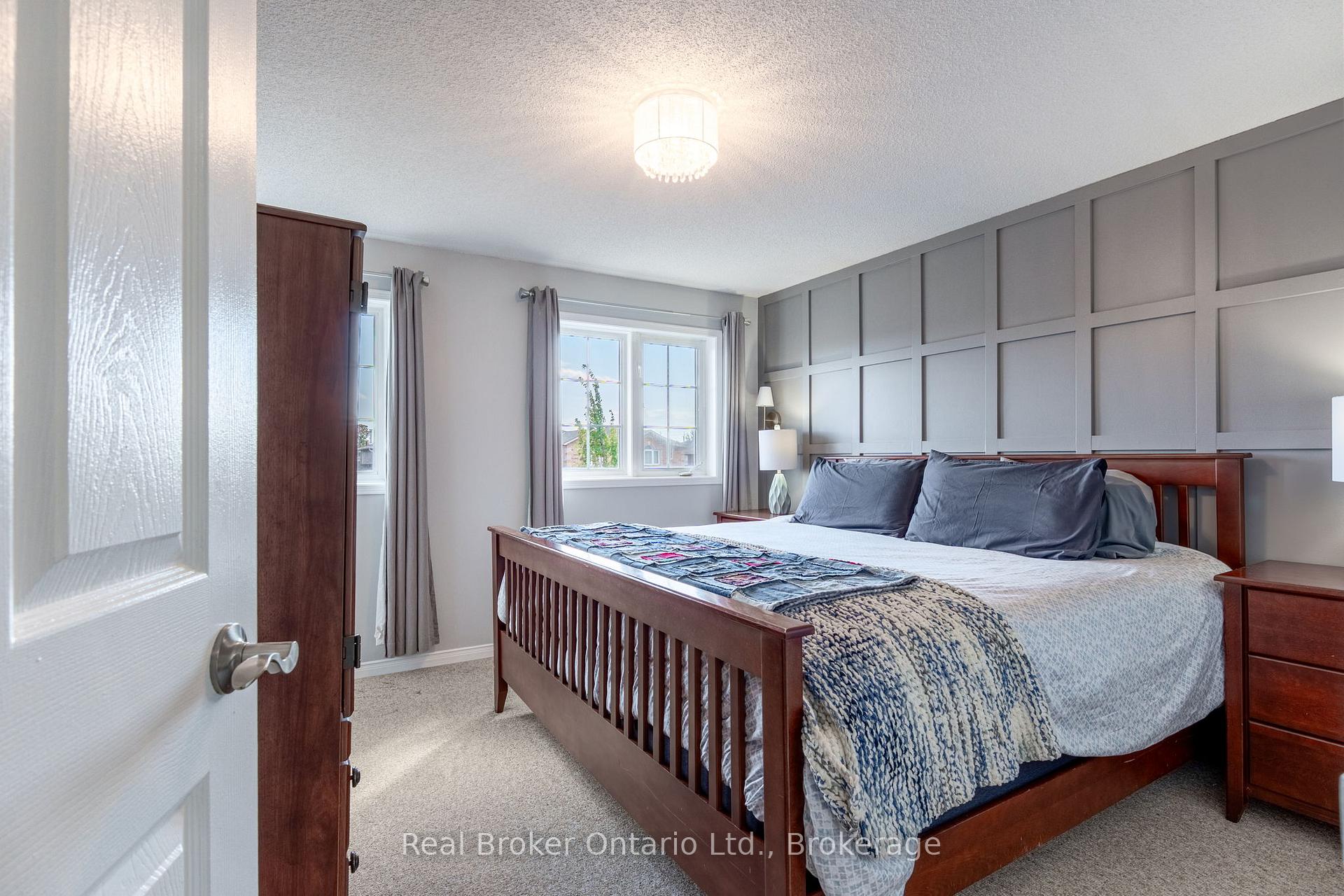 Photo 10 of 44 Monarchy Street, Barrie, Innis-Shore — HOMEH