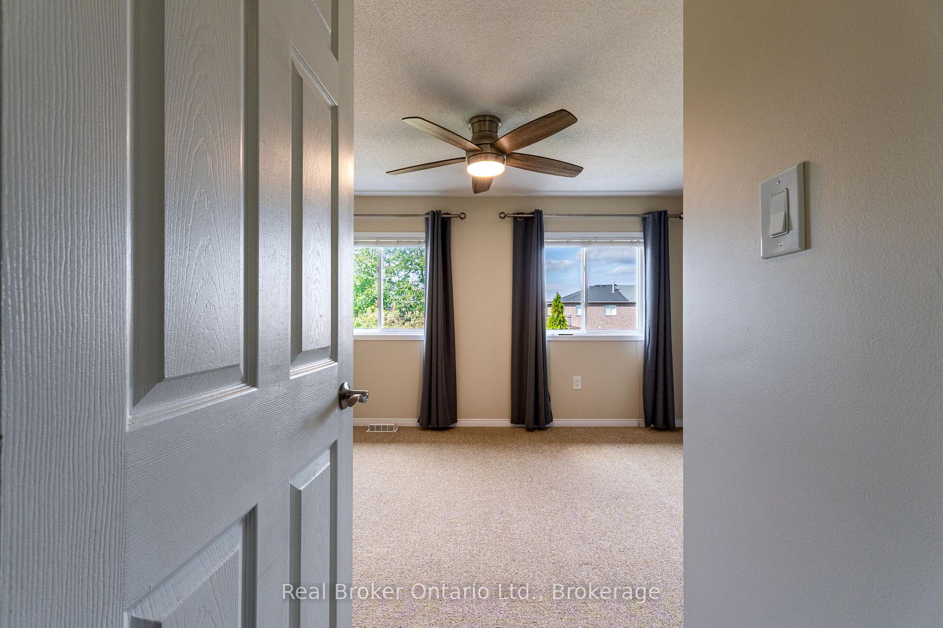 Photo 12 of 44 Monarchy Street, Barrie, Innis-Shore — HOMEH