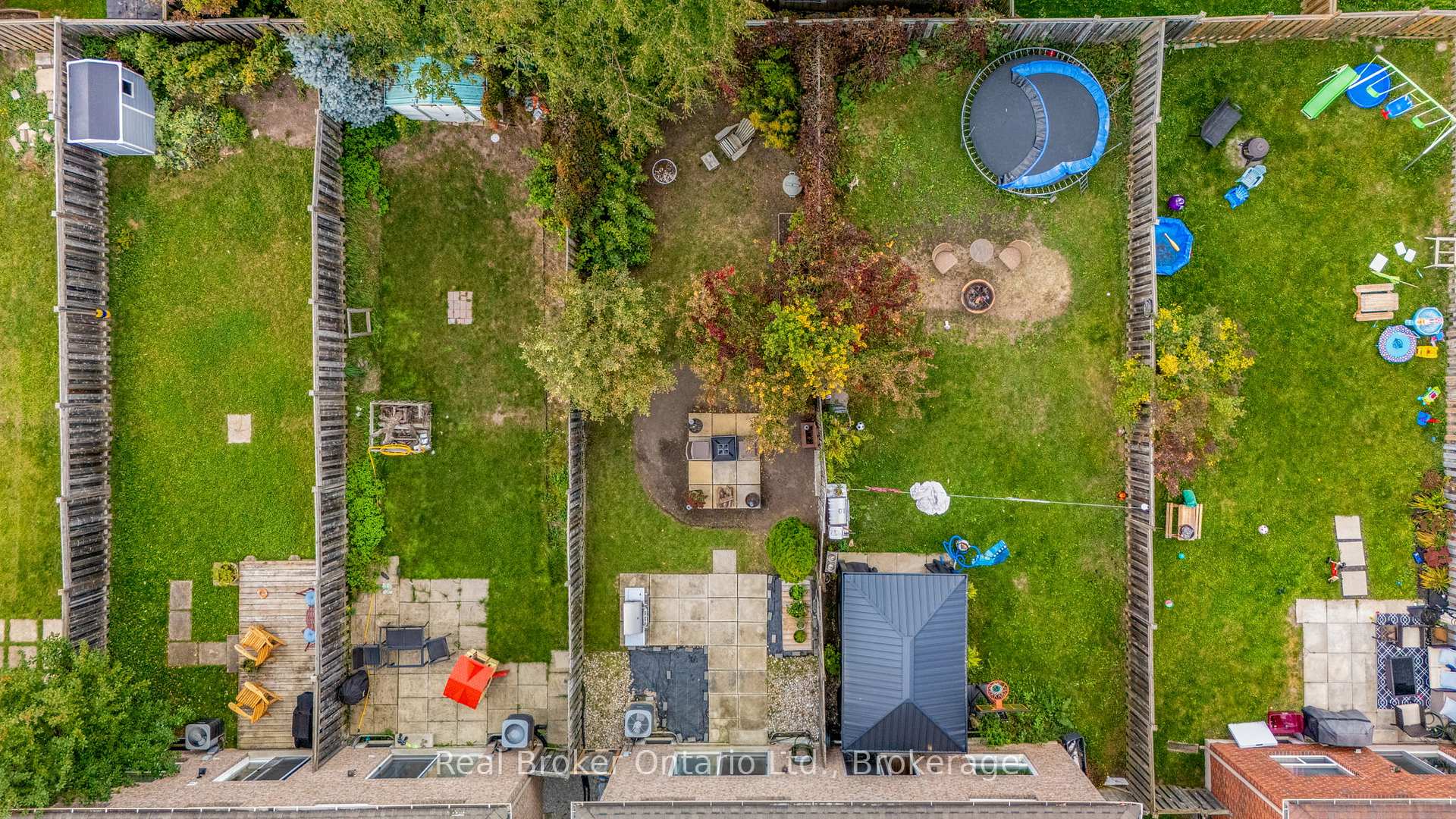 Photo 17 of 44 Monarchy Street, Barrie, Innis-Shore — HOMEH