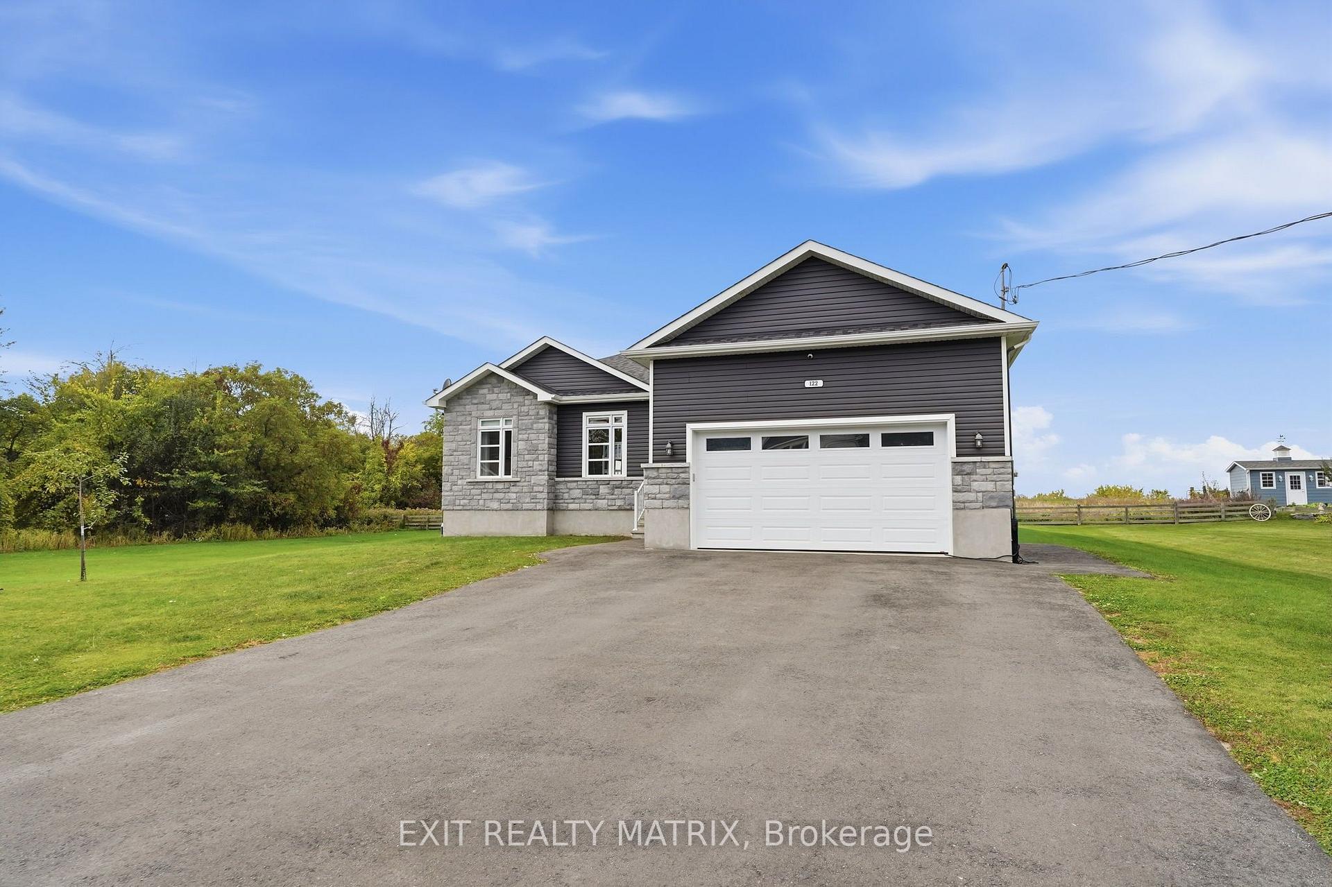 Photo 2 of 122 Pendleton Street, Champlain, Vankleek Hill — HOMEH
