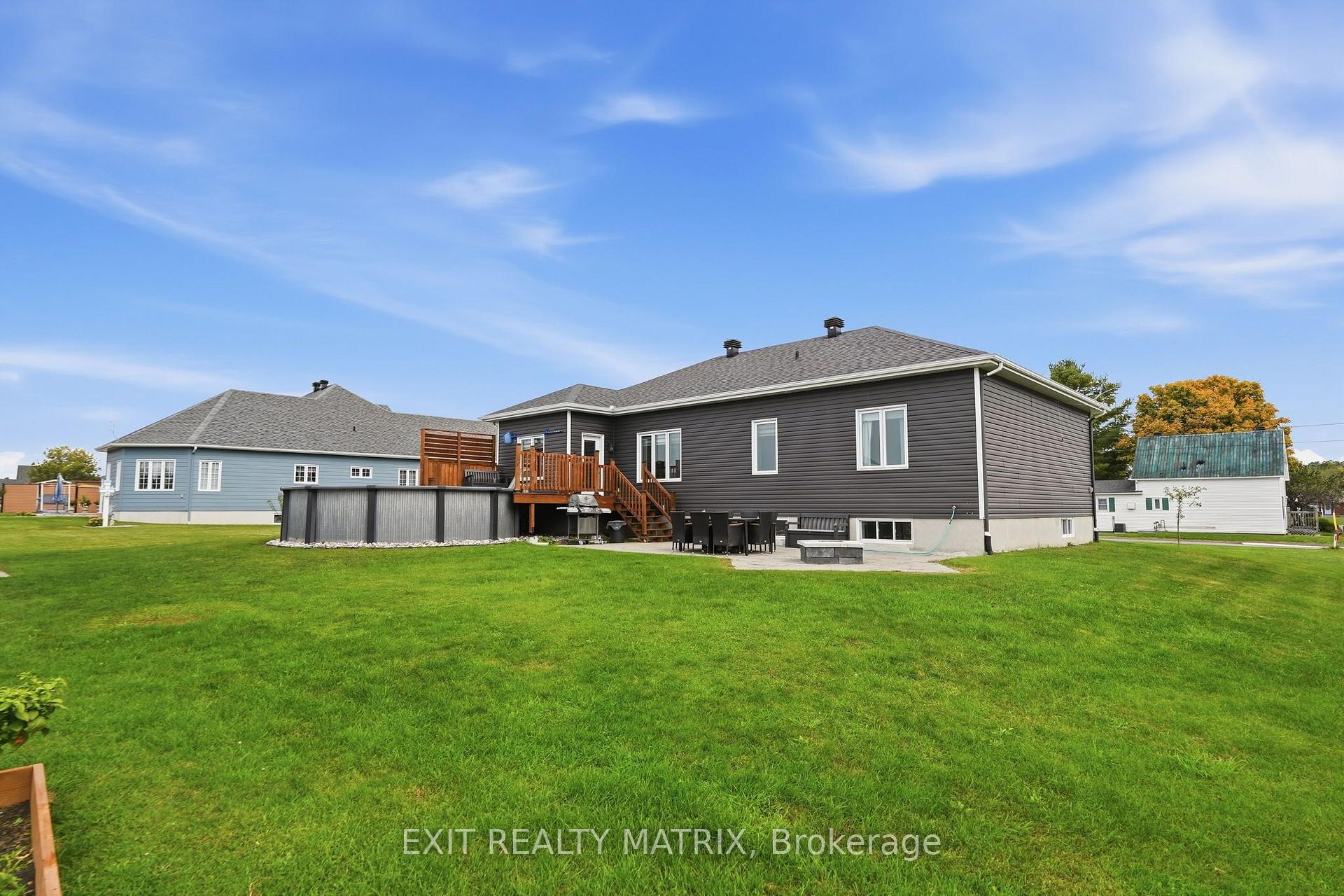 Photo 35 of 122 Pendleton Street, Champlain, Vankleek Hill — HOMEH