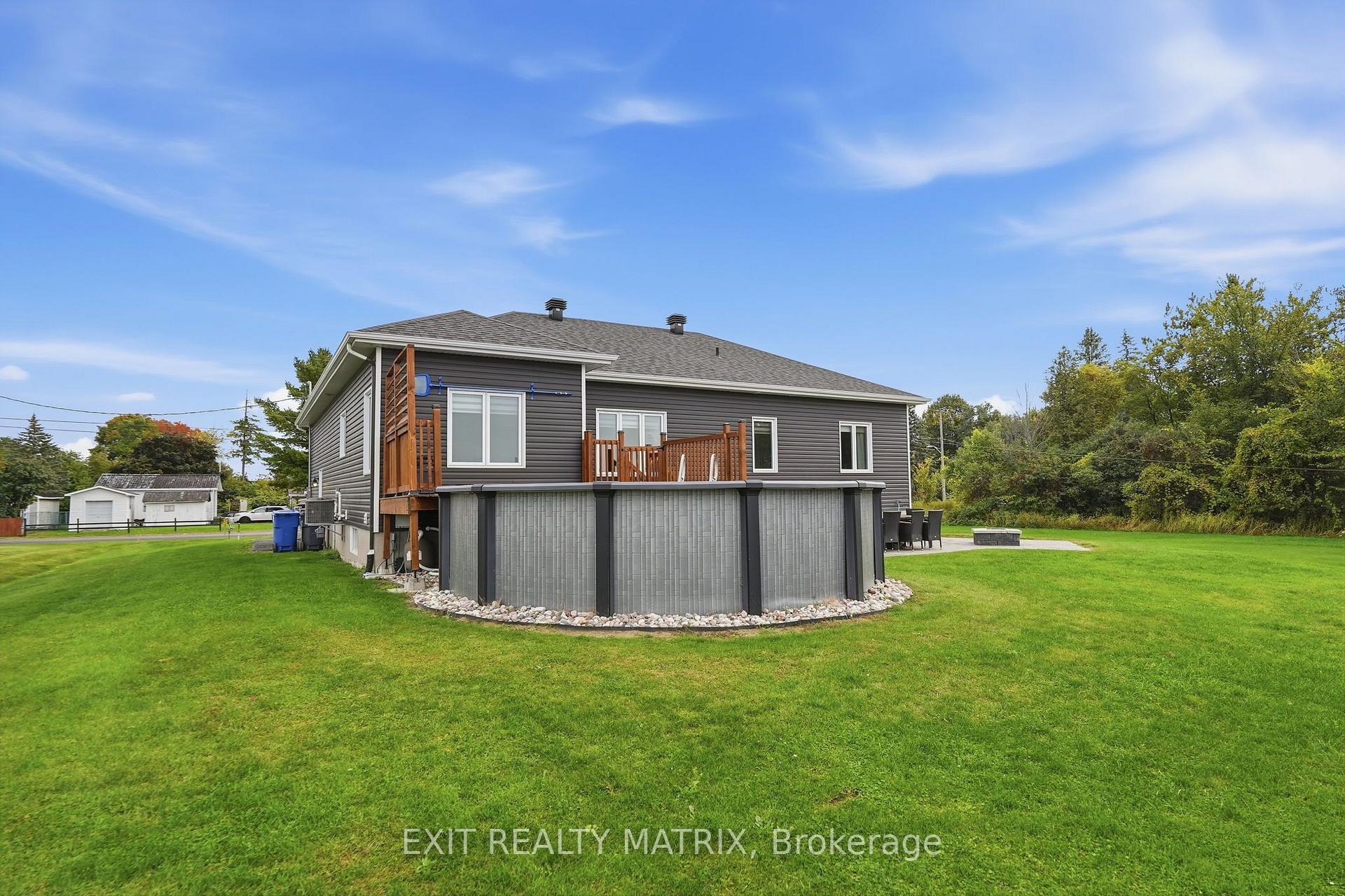 Photo 36 of 122 Pendleton Street, Champlain, Vankleek Hill — HOMEH