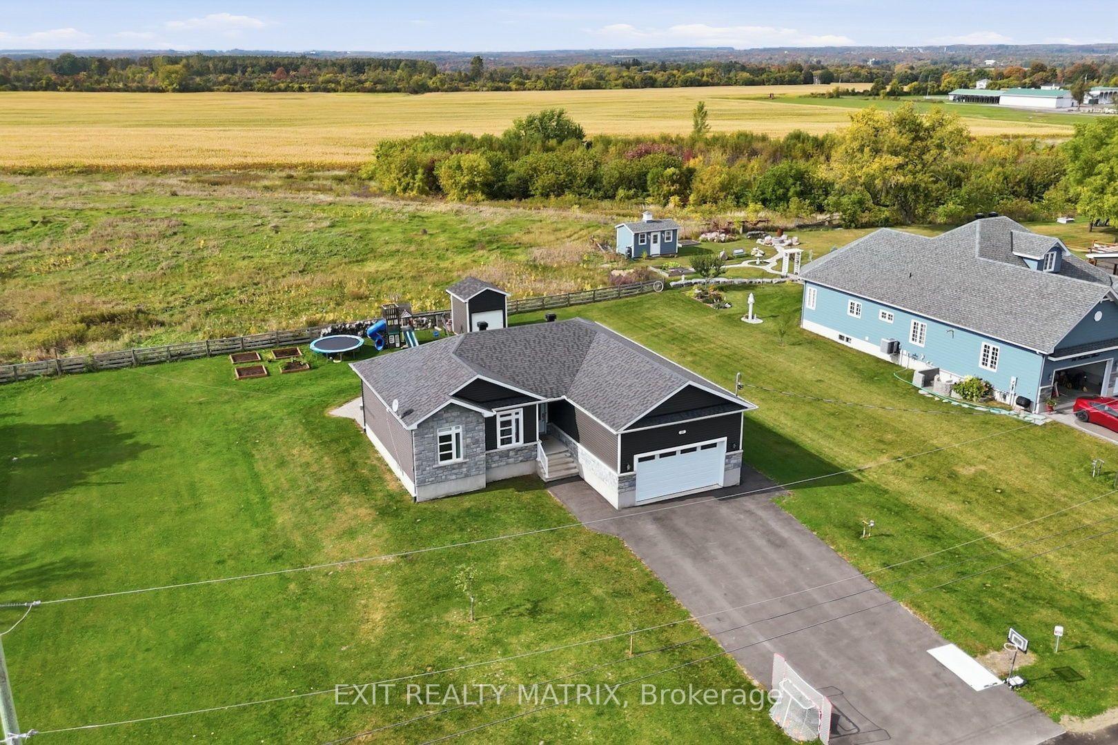 Photo 38 of 122 Pendleton Street, Champlain, Vankleek Hill — HOMEH