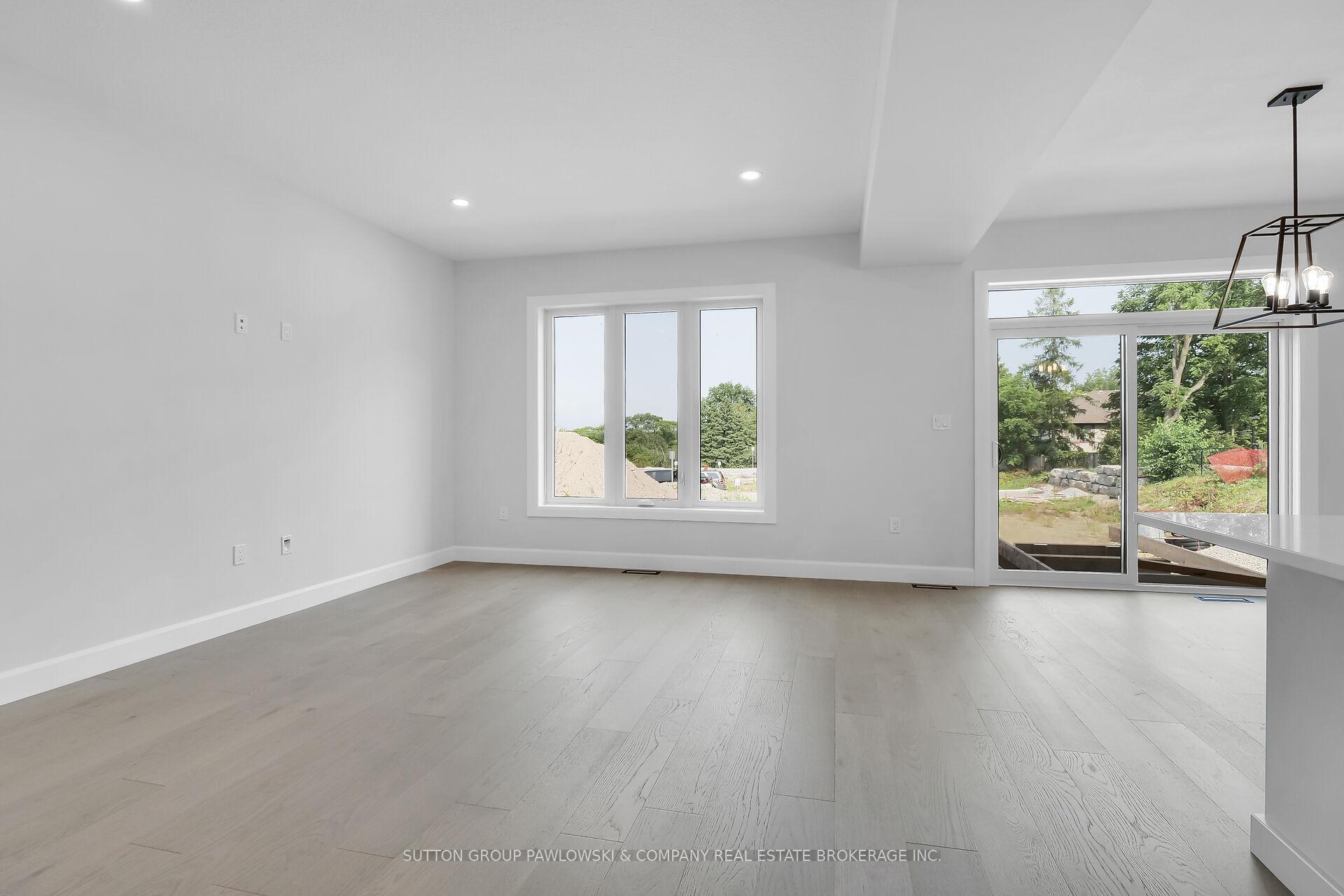 Photo 8 of Unit 5, 414 Old Wonderland Road, London, South N — HOMEH