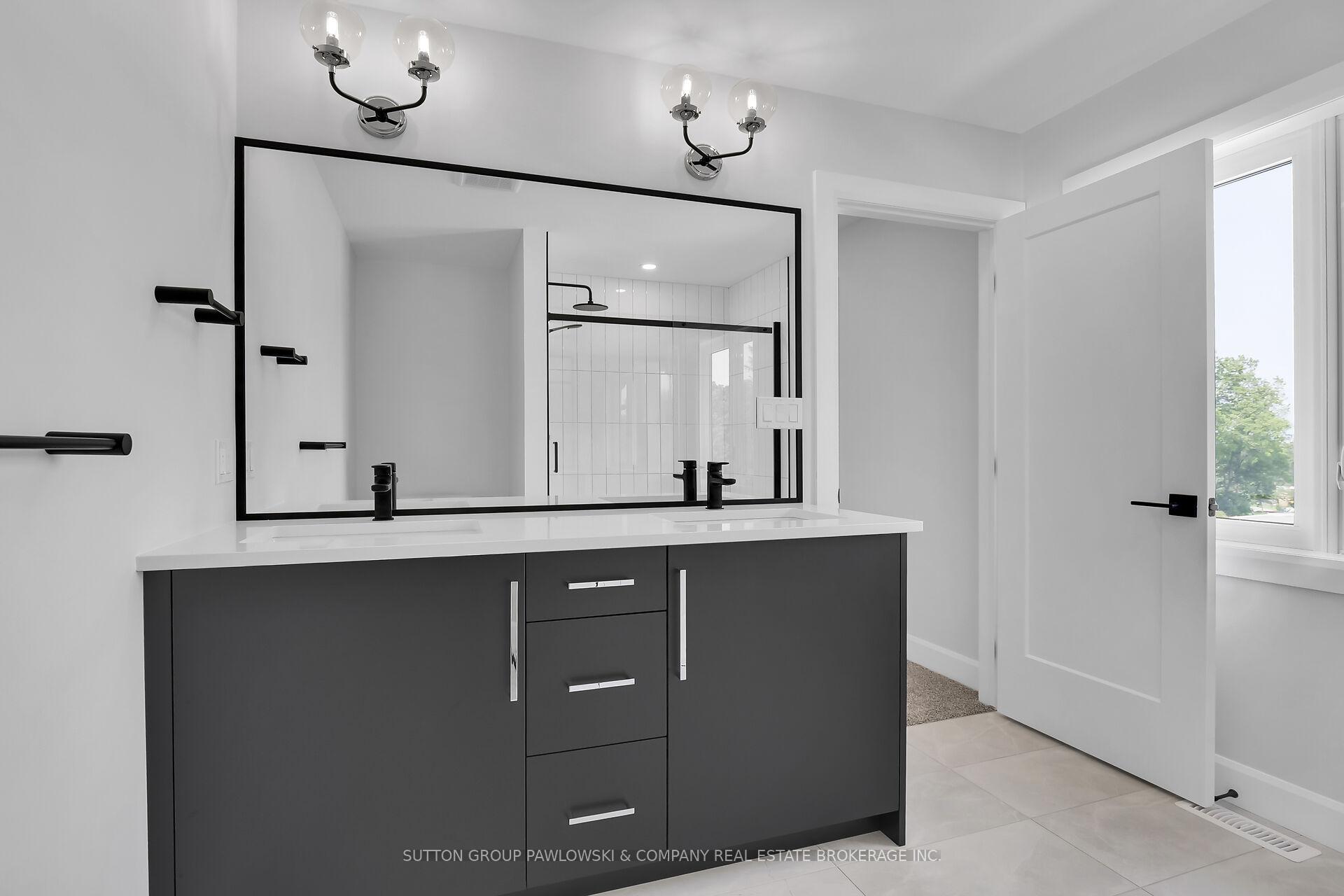 Photo 19 of Unit 5, 414 Old Wonderland Road, London, South N — HOMEH
