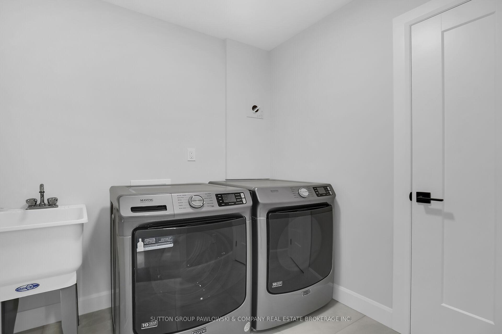 Photo 24 of Unit 5, 414 Old Wonderland Road, London, South N — HOMEH