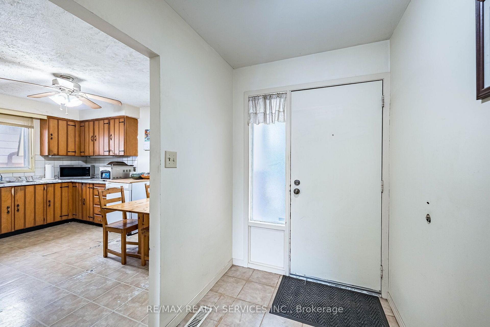 Photo 16 of 42 Linkdale Road, Brampton, Brampton North — HOMEH