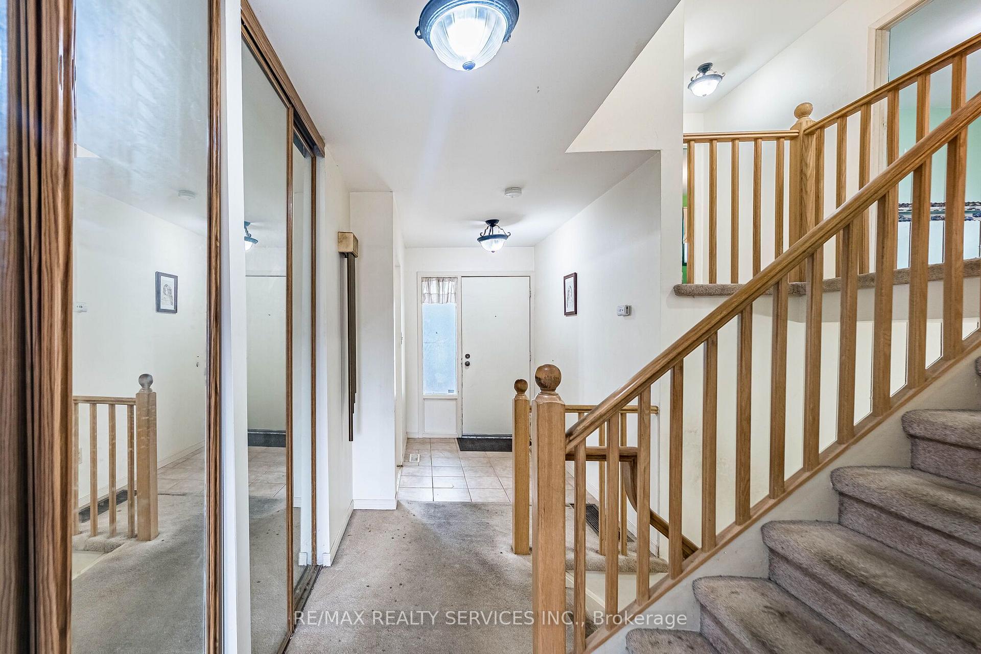 Photo 18 of 42 Linkdale Road, Brampton, Brampton North — HOMEH