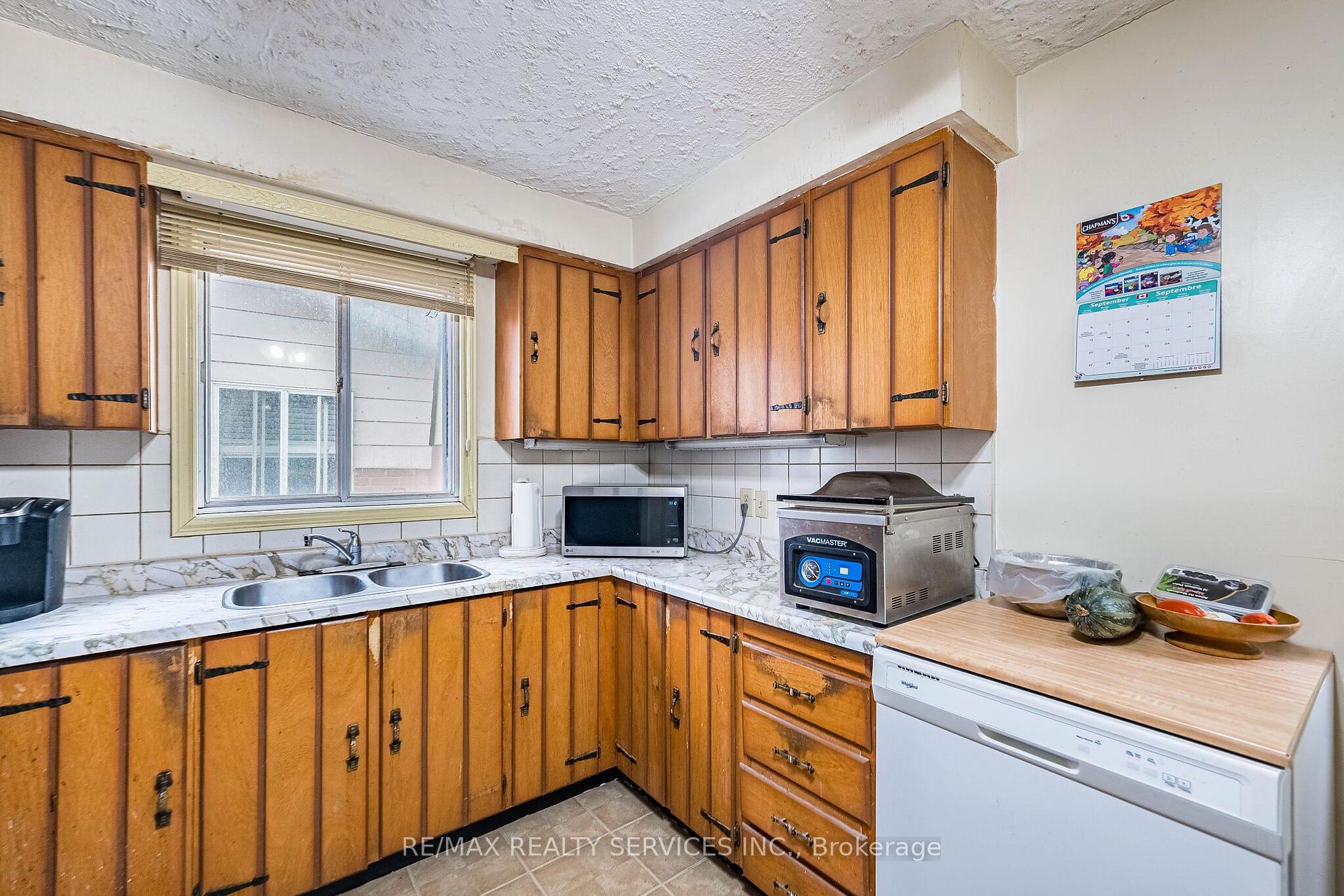 Photo 20 of 42 Linkdale Road, Brampton, Brampton North — HOMEH
