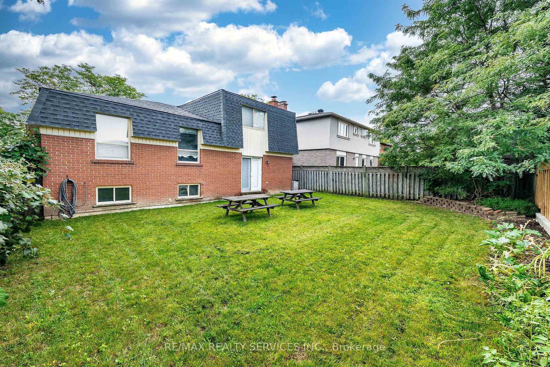 Photo 27 of 42 Linkdale Road, Brampton, Brampton North — HOMEH