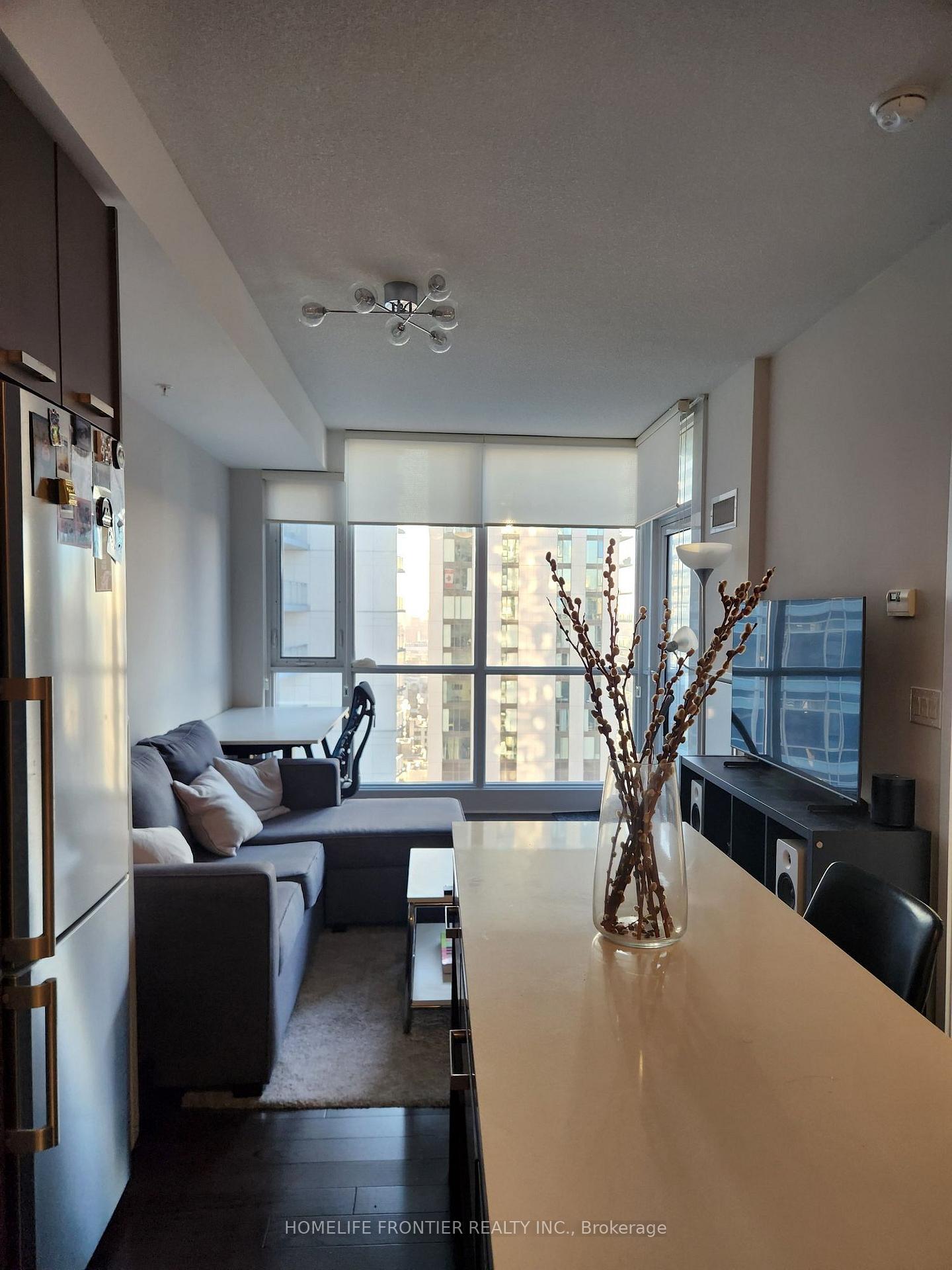 Photo 3 of Unit 3211, 295 Adelaide Street W, Toronto, Waterfront Communities — HOMEH