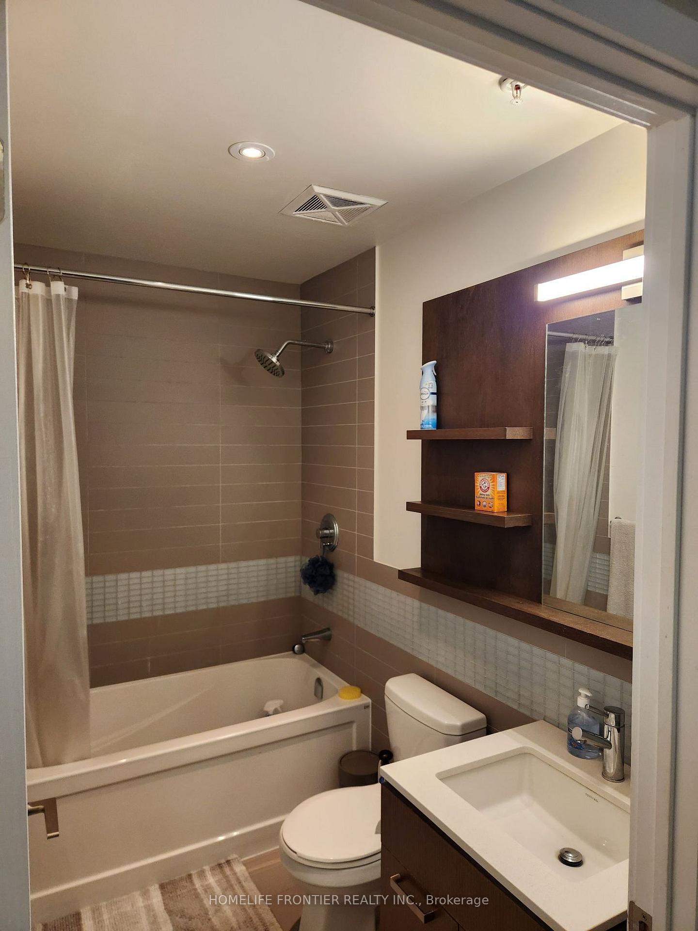 Photo 9 of Unit 3211, 295 Adelaide Street W, Toronto, Waterfront Communities — HOMEH