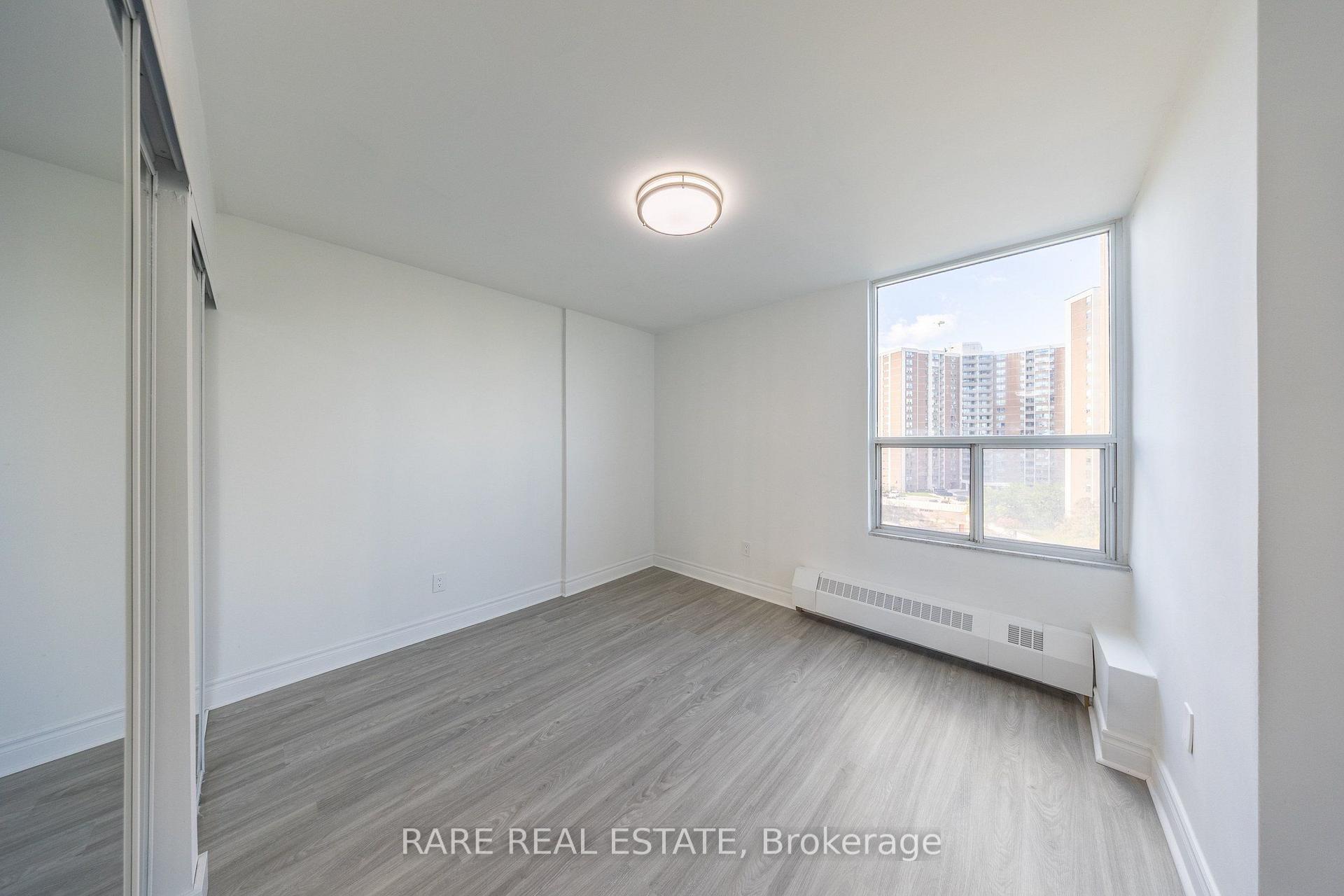 Photo 8 of Unit 914, 60 Pavane Linkway, Toronto, Flemingdon Park — HOMEH