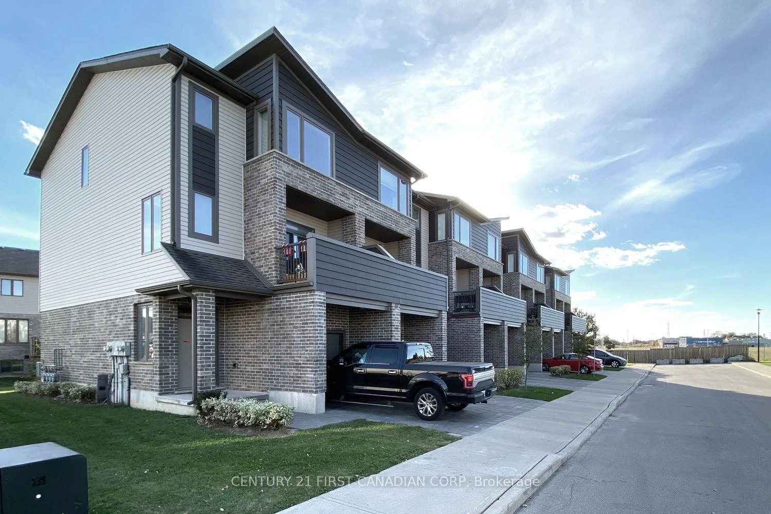 Photo 5 of Unit 100, 2070 Meadowgate Boulevard, London, South U — HOMEH
