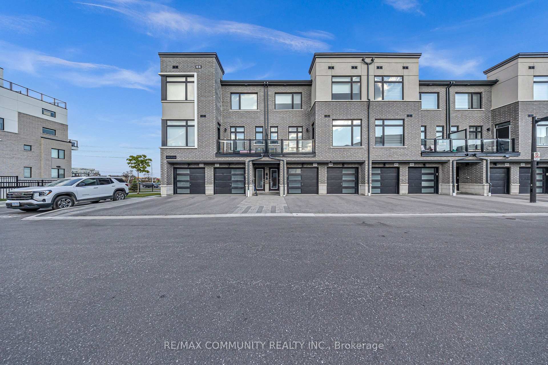 Photo 2 of Unit 419, 2550 Castlegate Crossing, Pickering, Duffin Heights — HOMEH