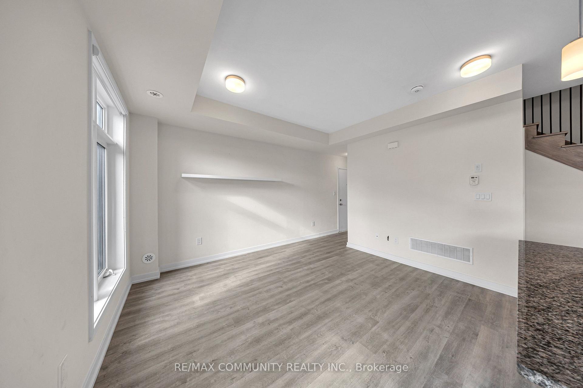 Photo 8 of Unit 419, 2550 Castlegate Crossing, Pickering, Duffin Heights — HOMEH