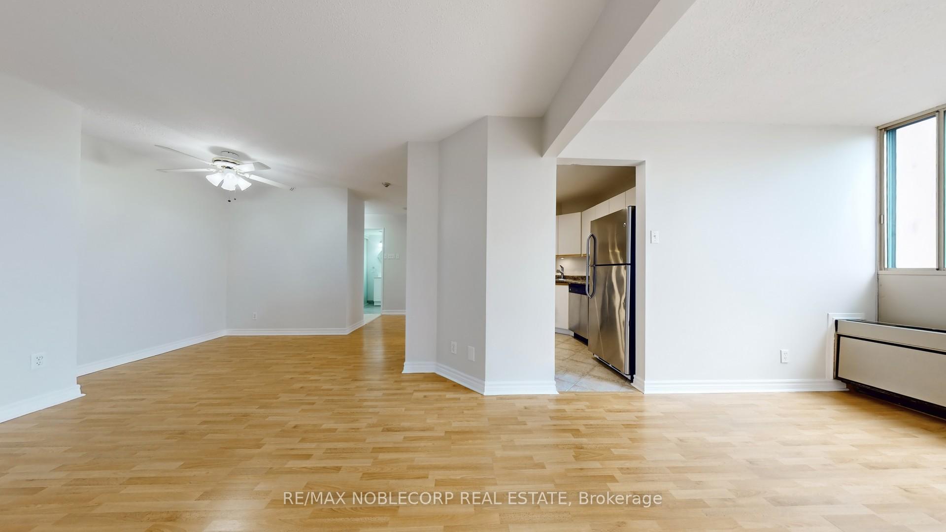 Photo 5 of Unit 906, 41 Markbrook Lane, Etobicoke, Mount Olive-Silverstone-Jamestown — HOMEH